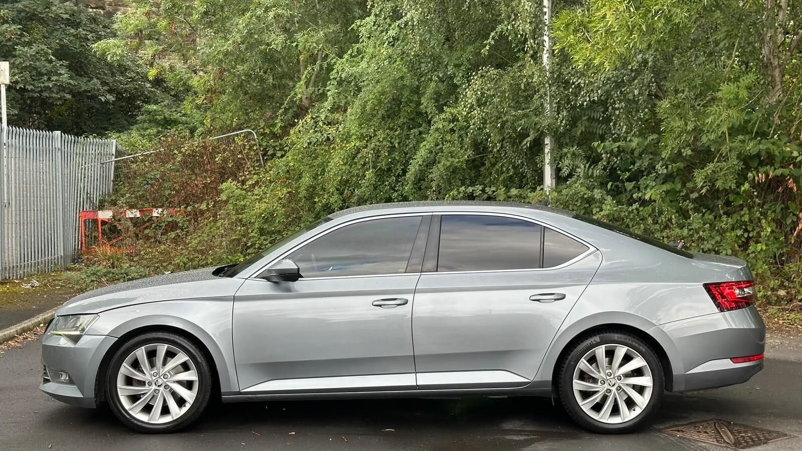 Skoda Superb view 7