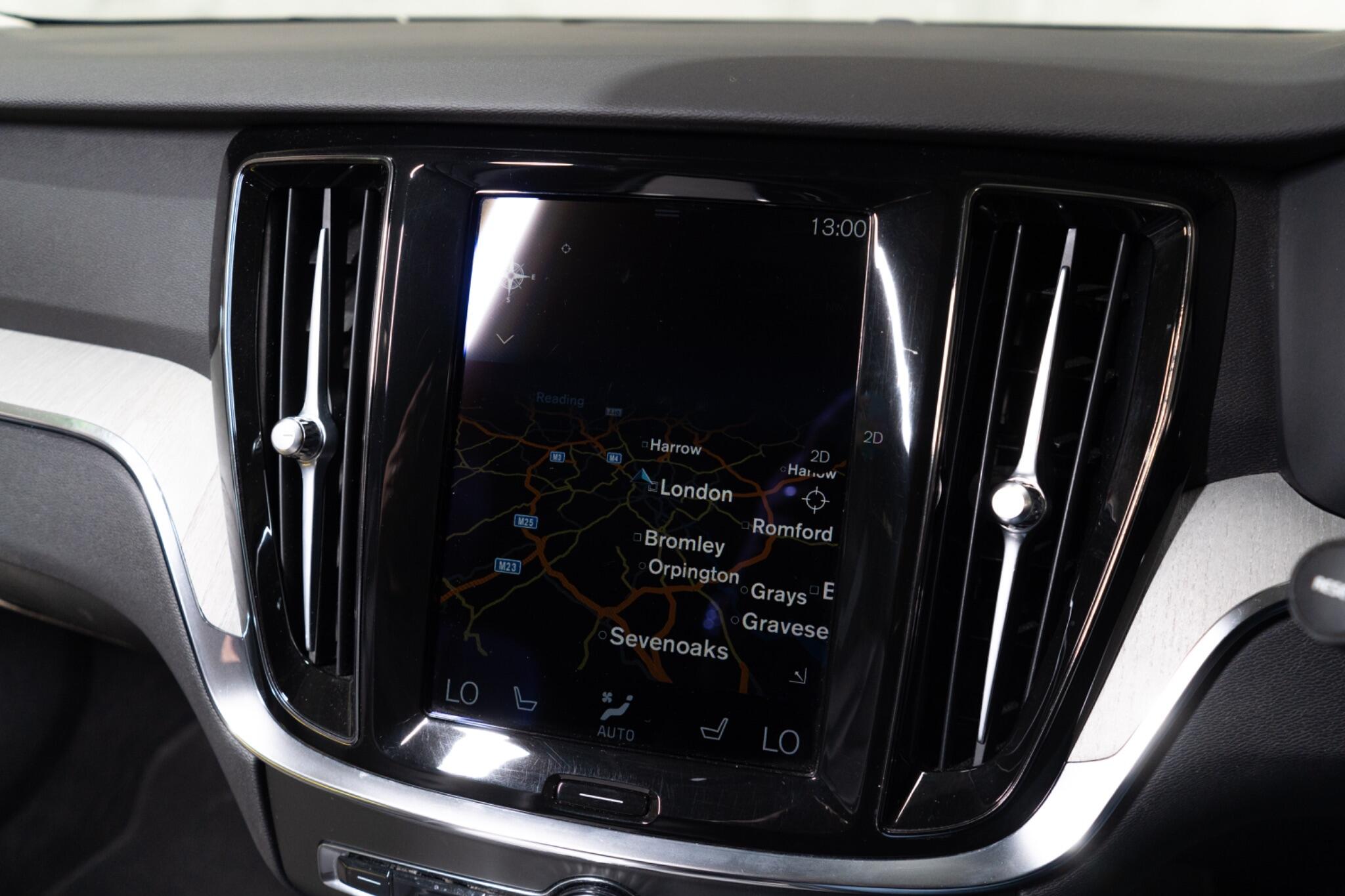 Volvo V60 Cross Country view 20