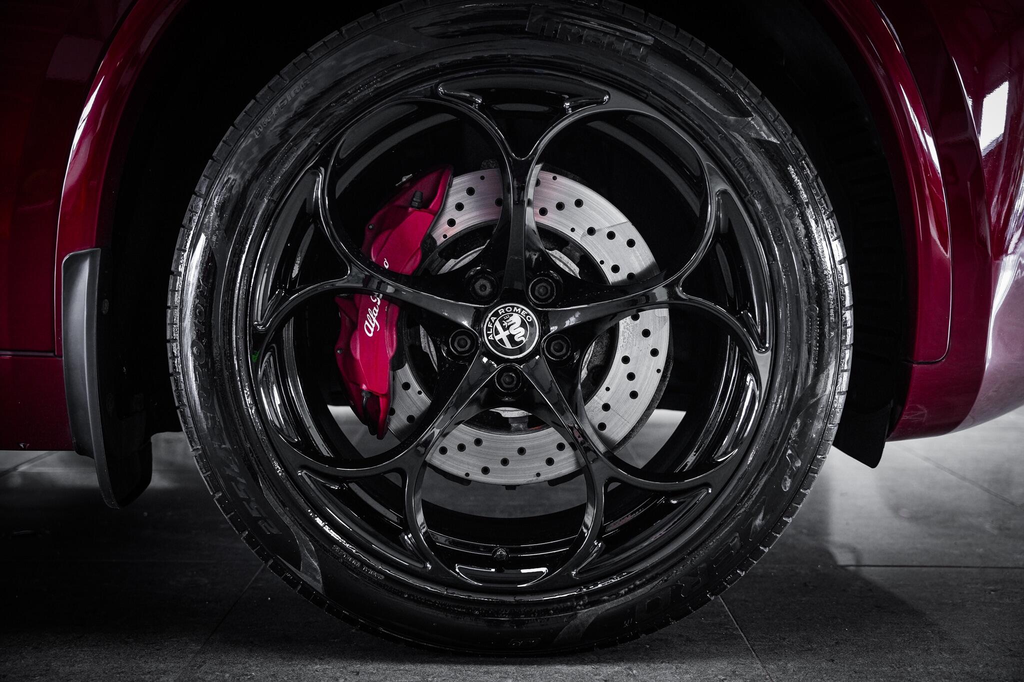 Alfa Romeo Stelvio view 27
