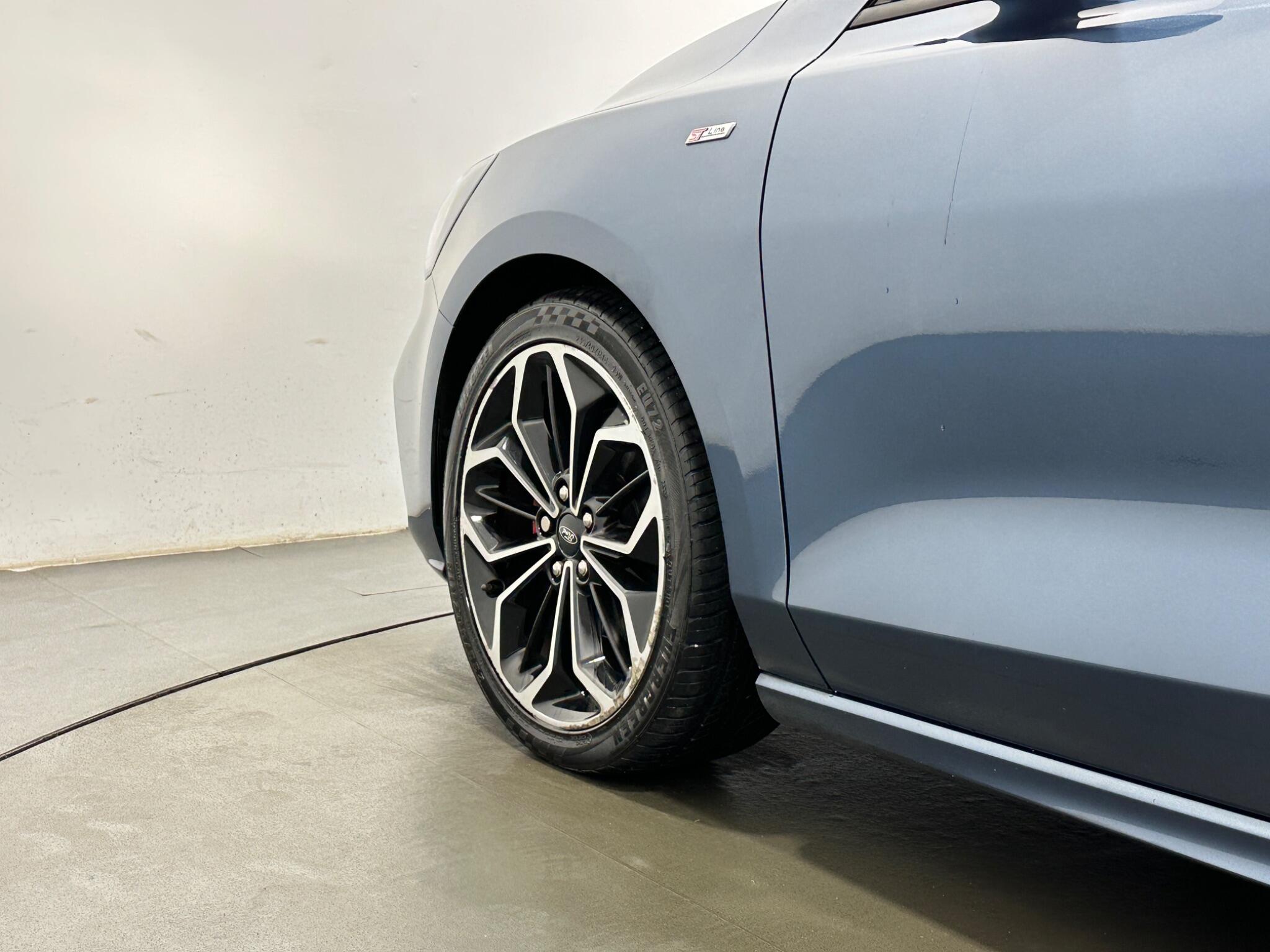 Ford Focus view 52
