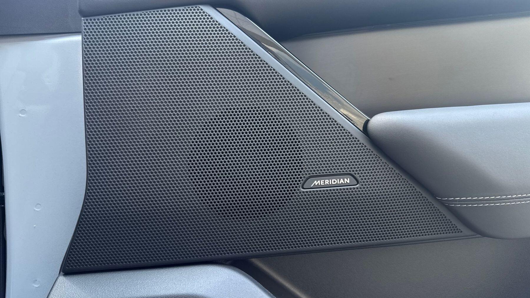Land Rover Range Rover Velar view 24