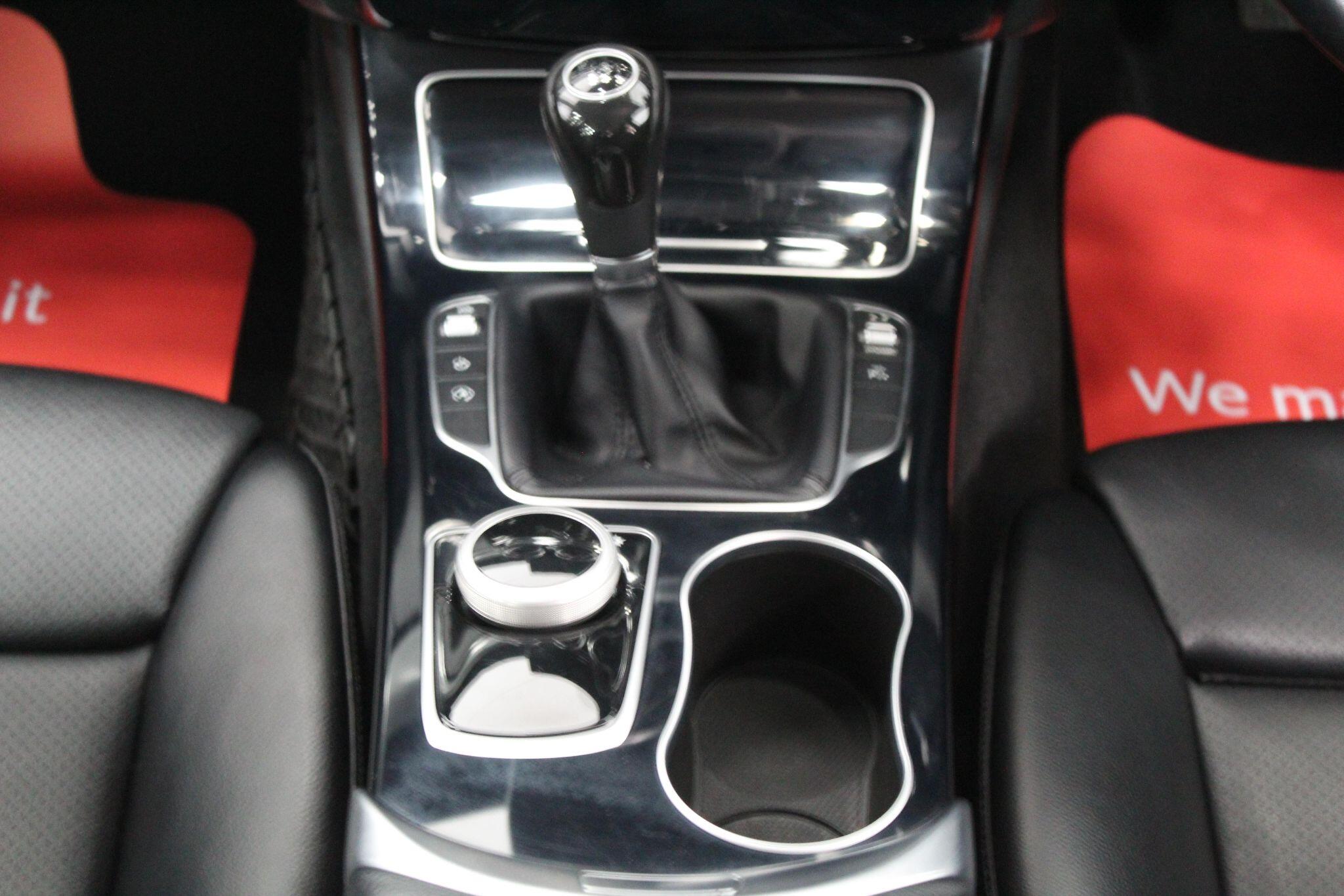 Mercedes-Benz C-Class view 42