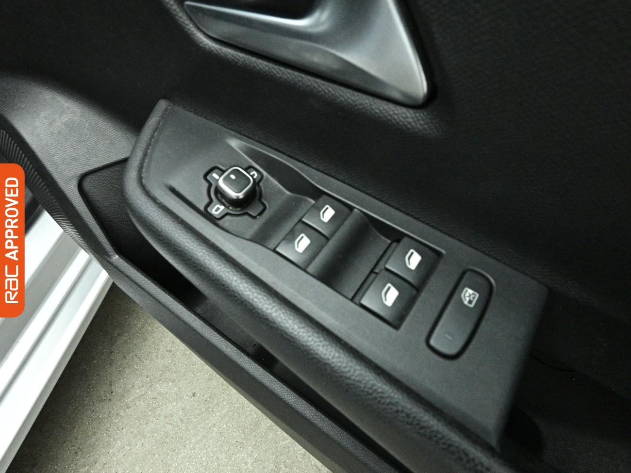 Vauxhall Astra view 23