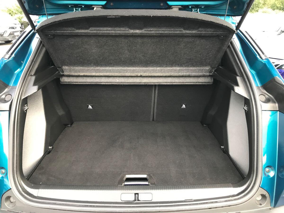 Peugeot 2008 view 8