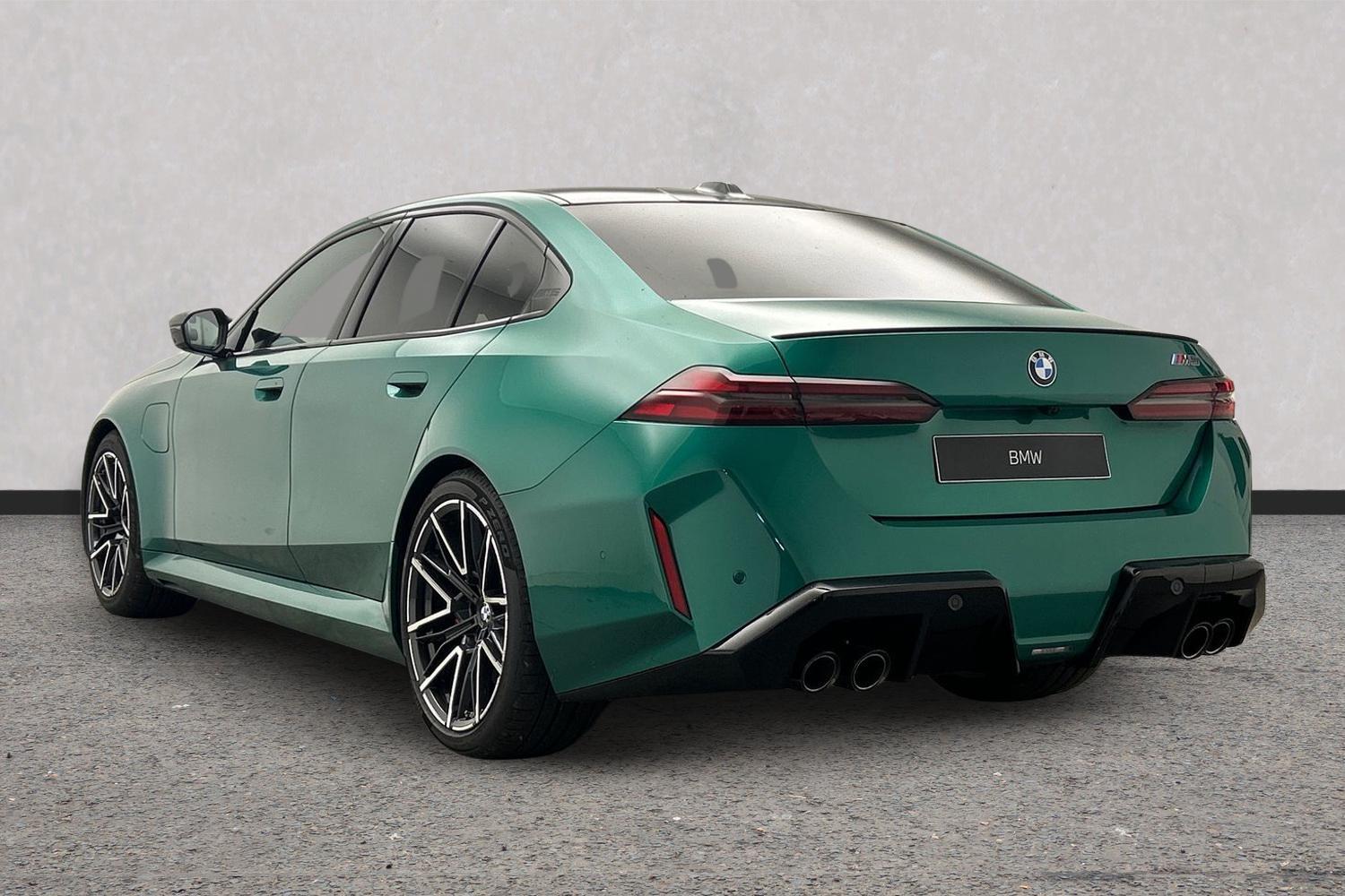 BMW M5 view 2