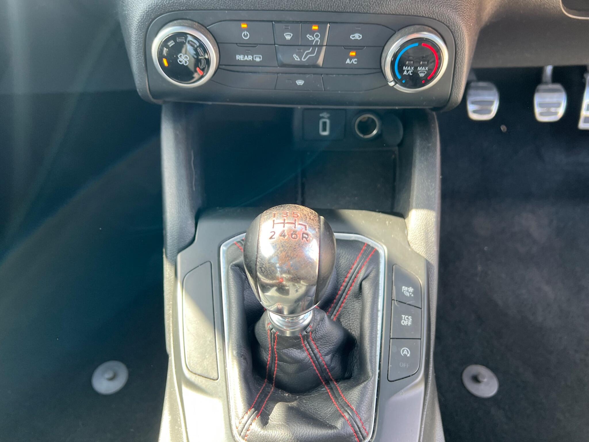 Ford Focus view 31