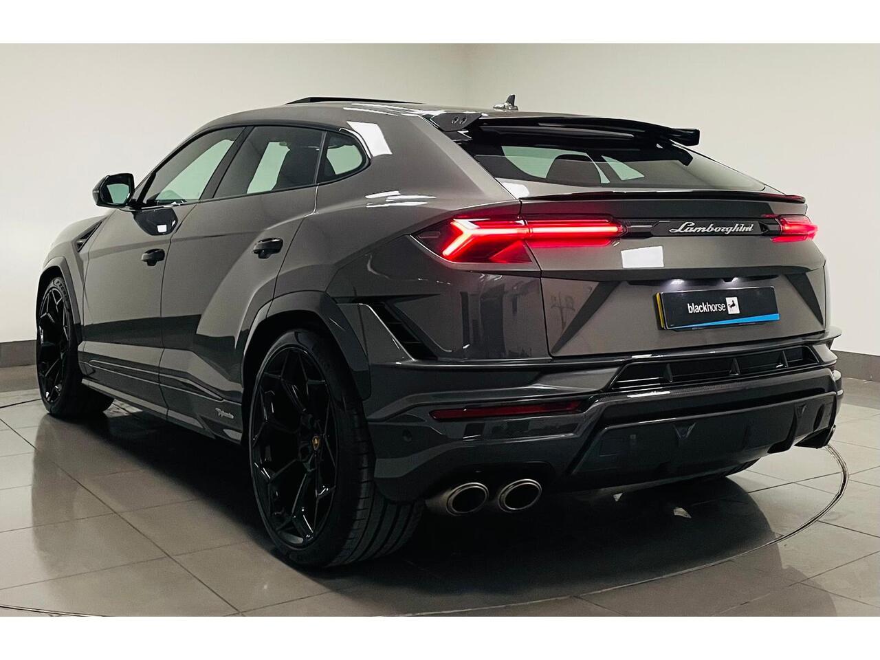 Lamborghini Urus view 6