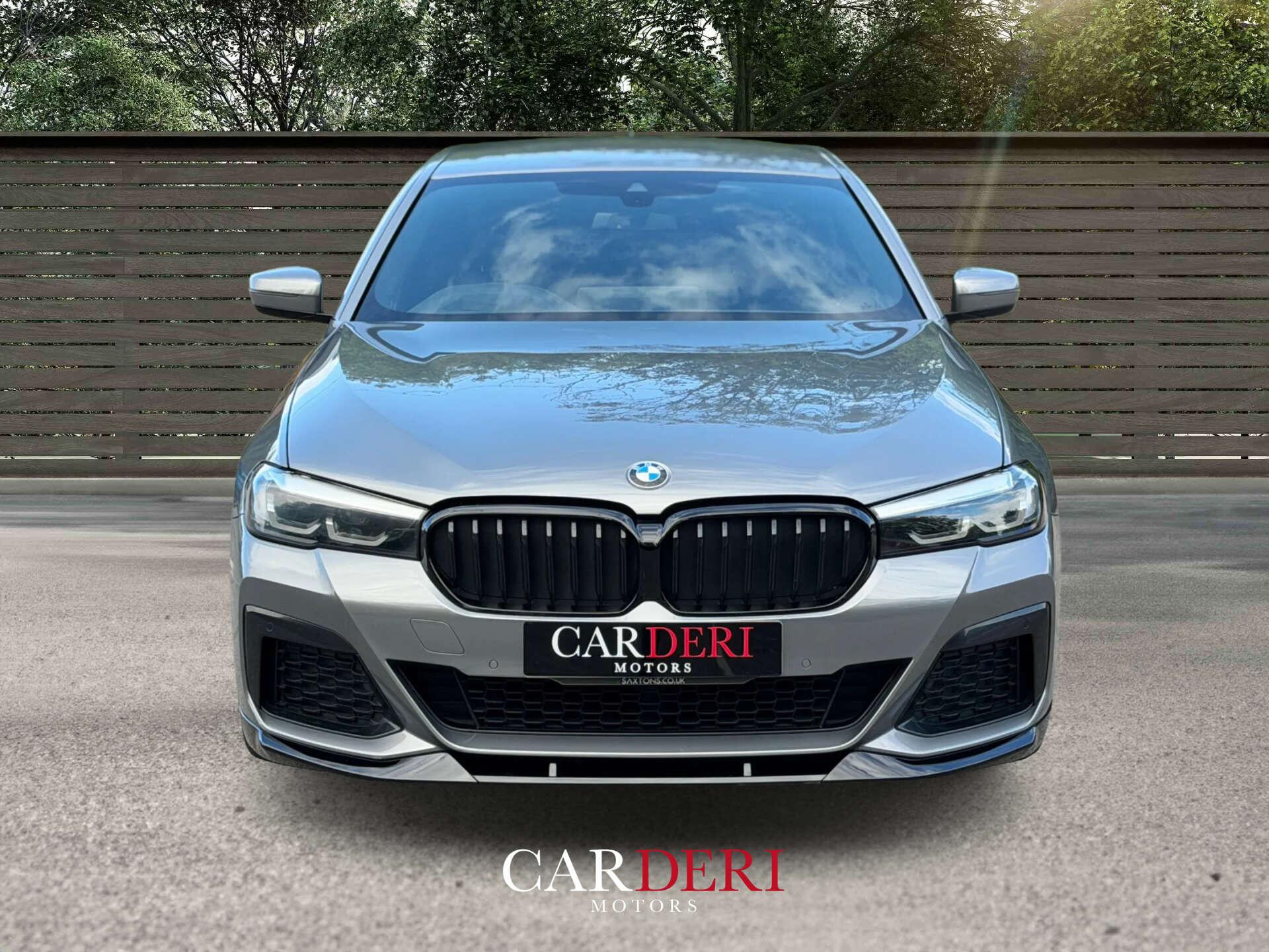 BMW 5 Series view 9