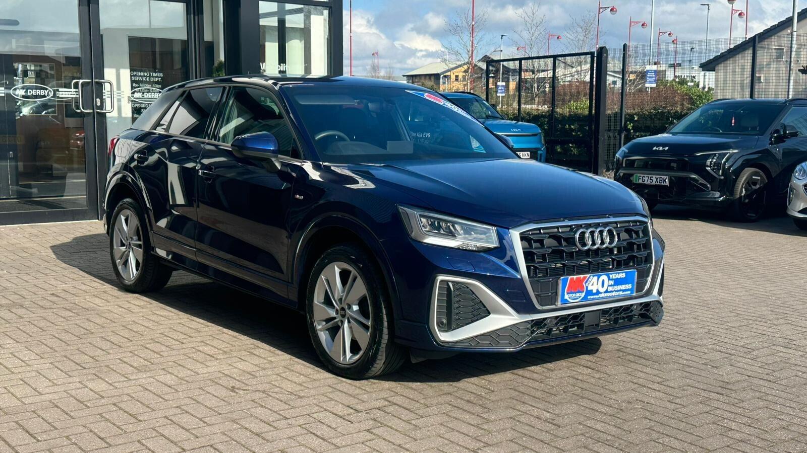 Audi Q2 view 6