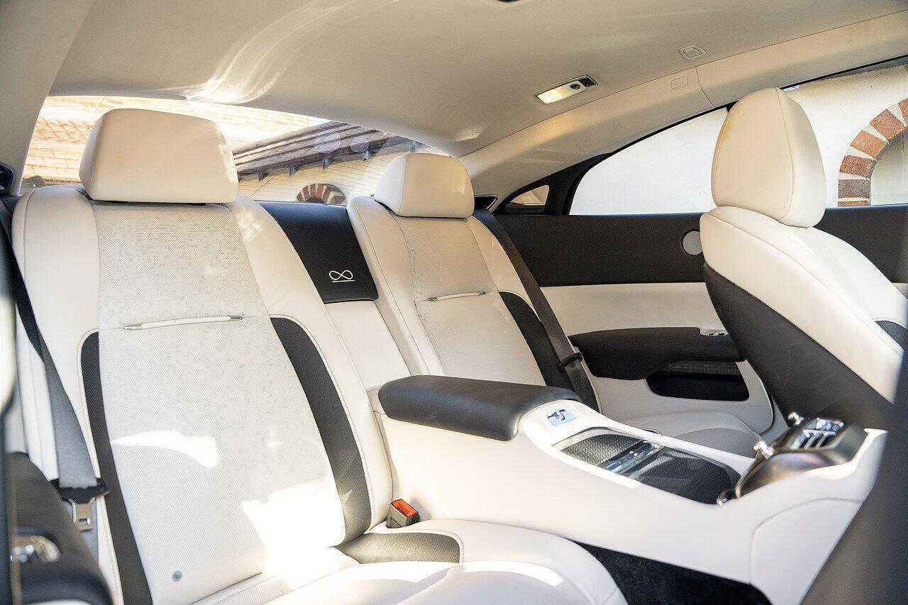 Rolls-Royce Wraith view 13