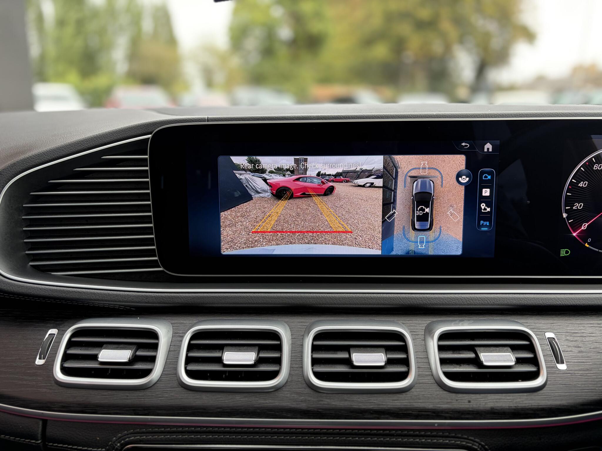 Mercedes-Benz Gle view 26