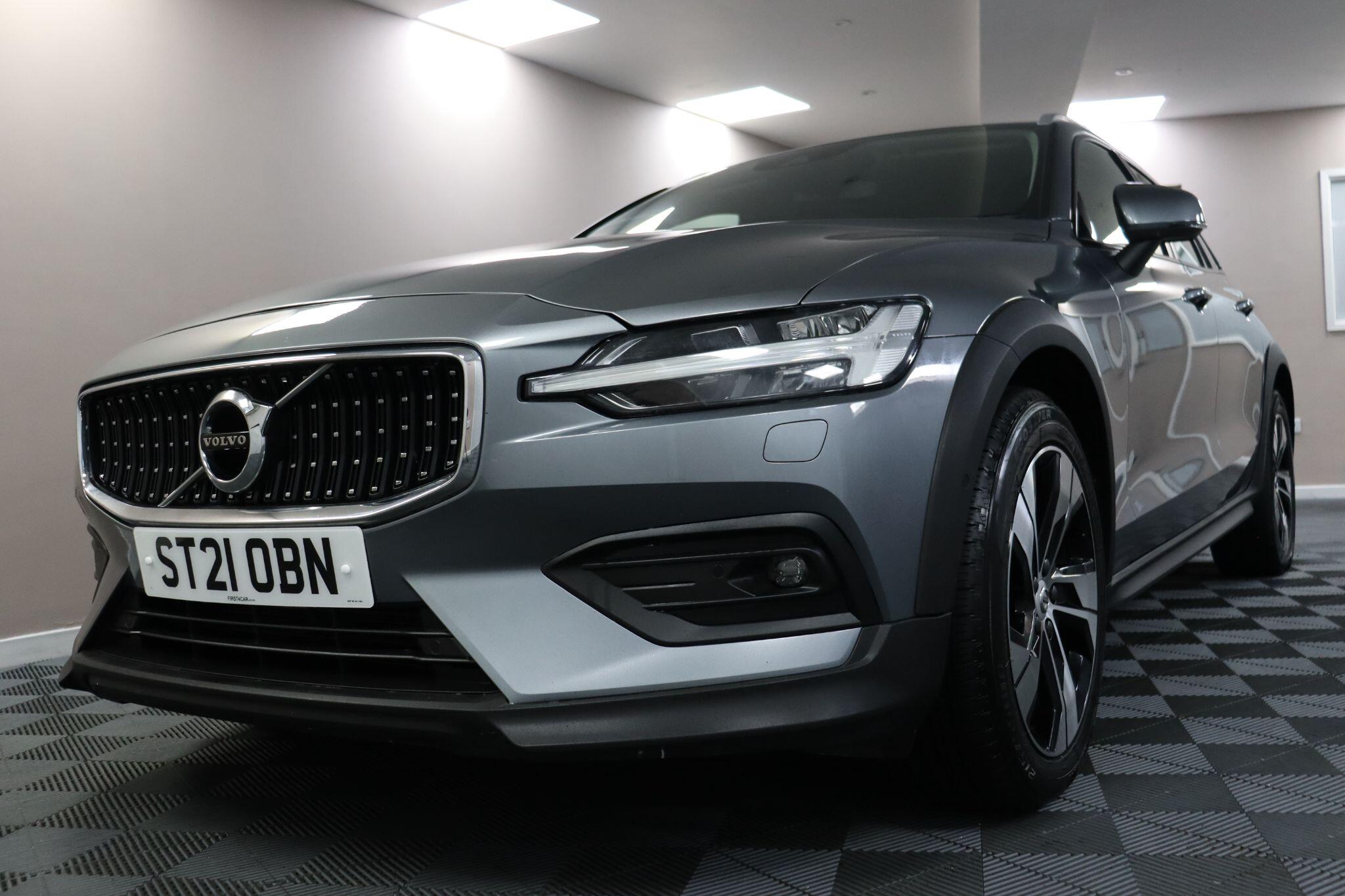 Volvo V60 Cross Country view 28