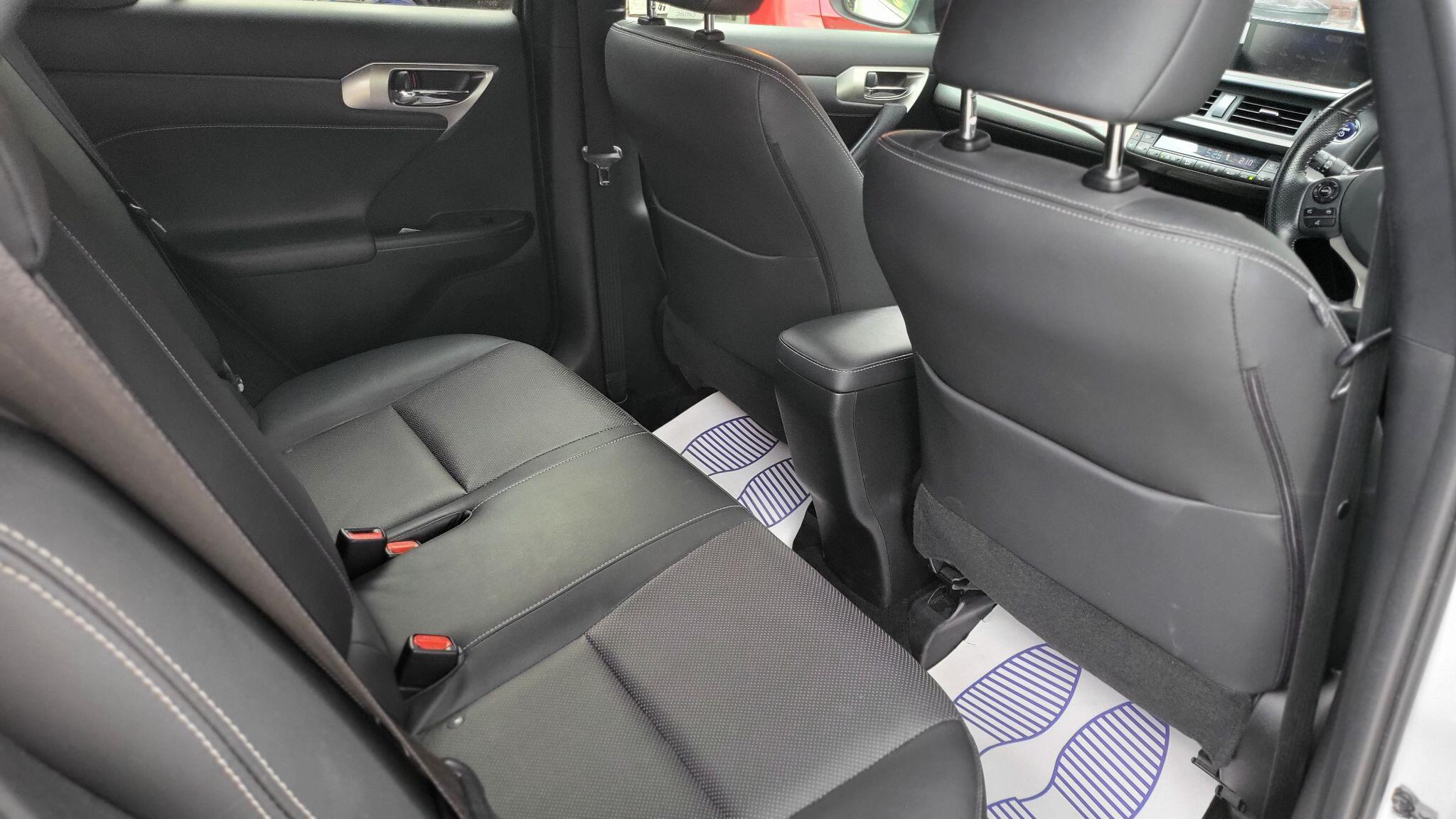 Lexus CT view 13
