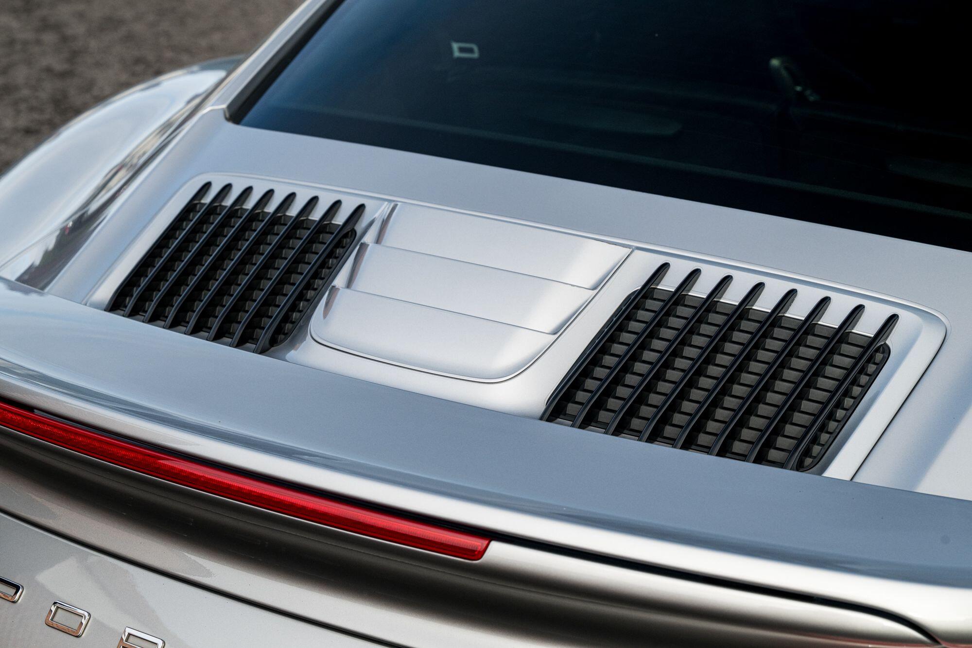 Porsche 911 view 24