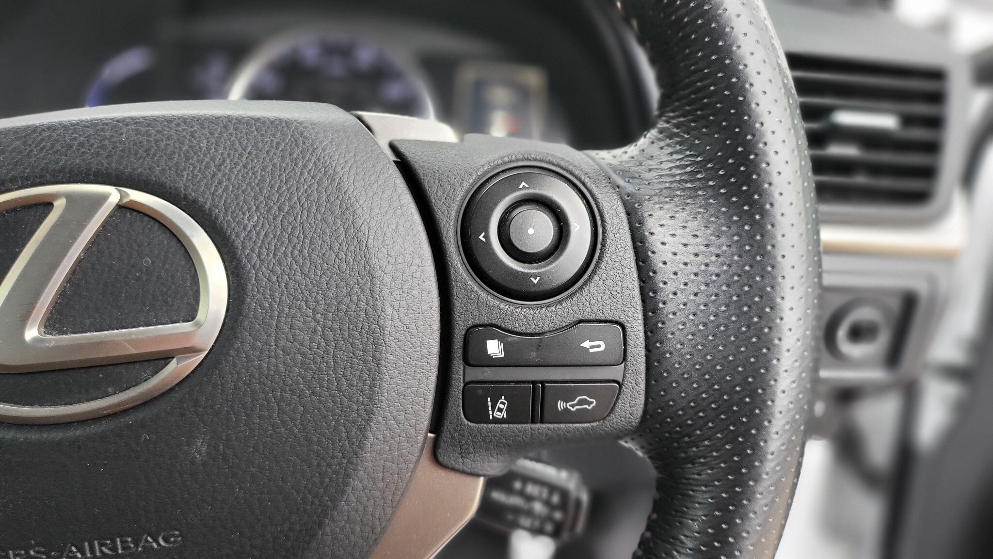 Lexus CT view 19