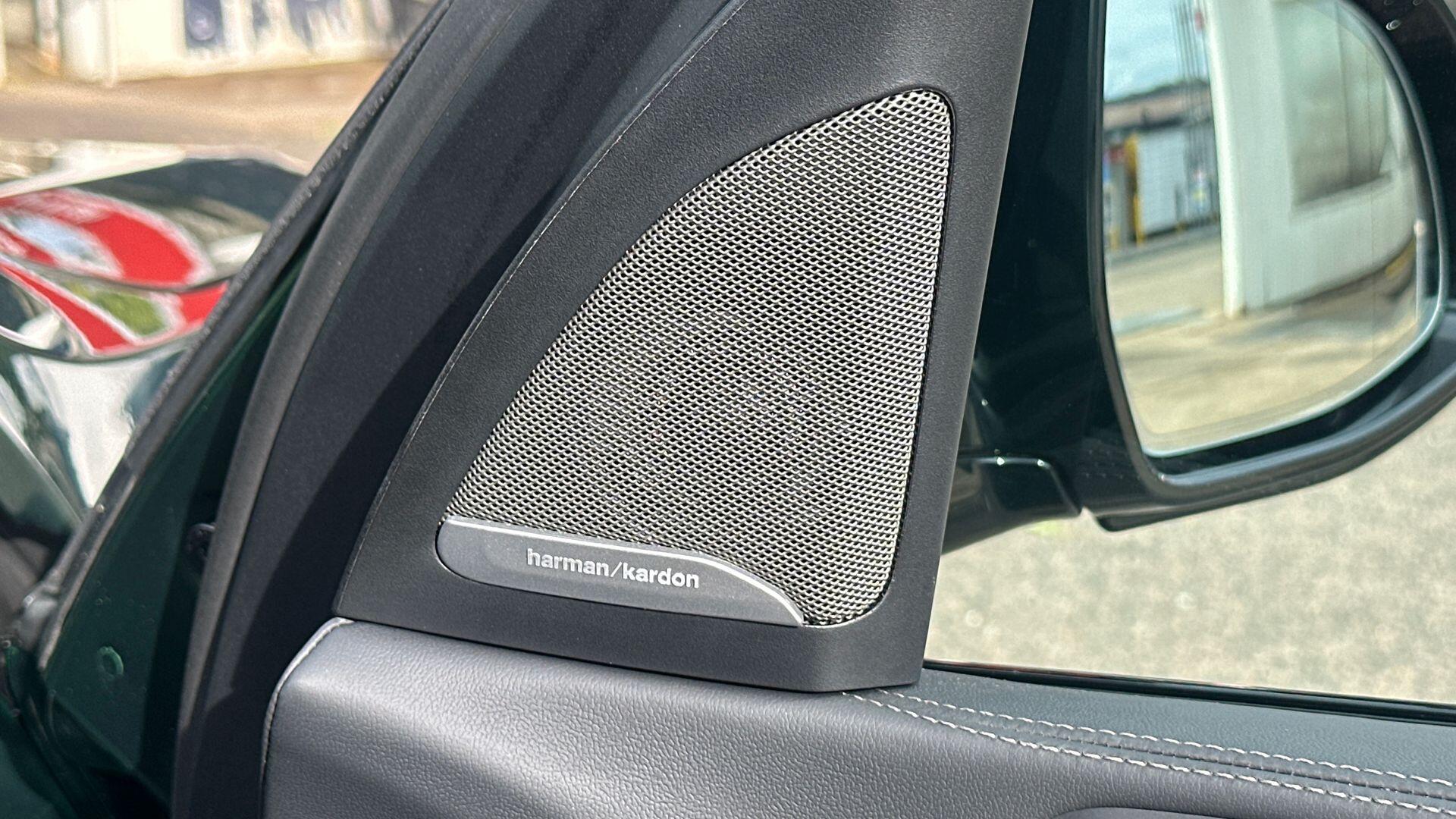 BMW X7 view 20