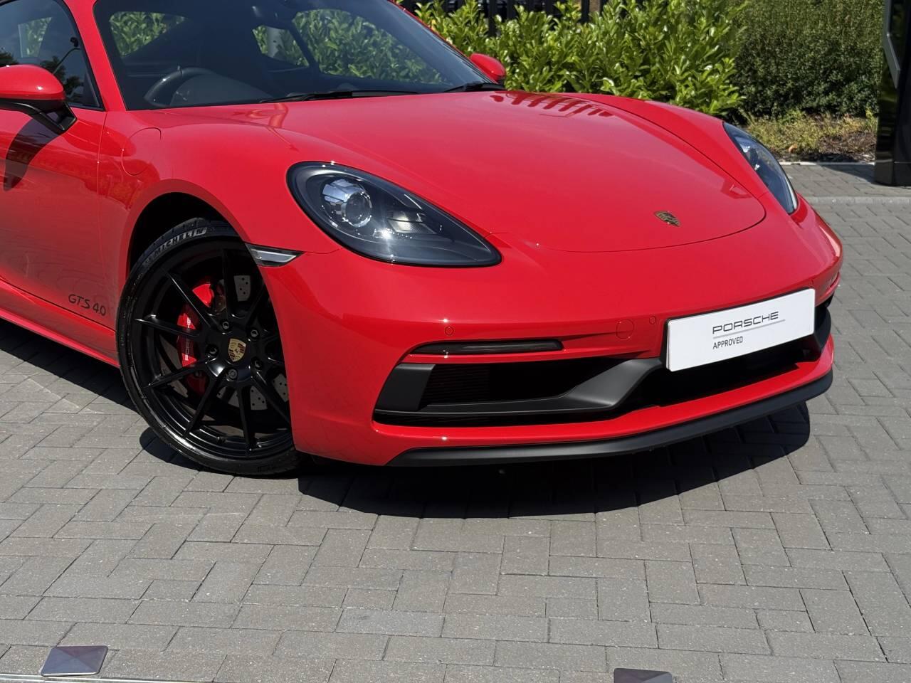 Porsche Cayman view 13
