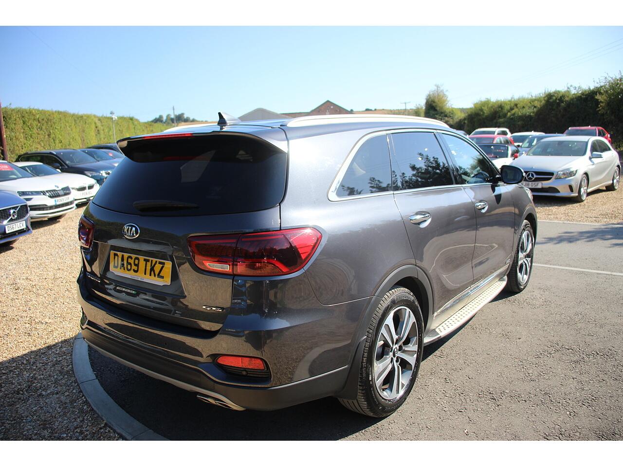 Kia Sorento view 11