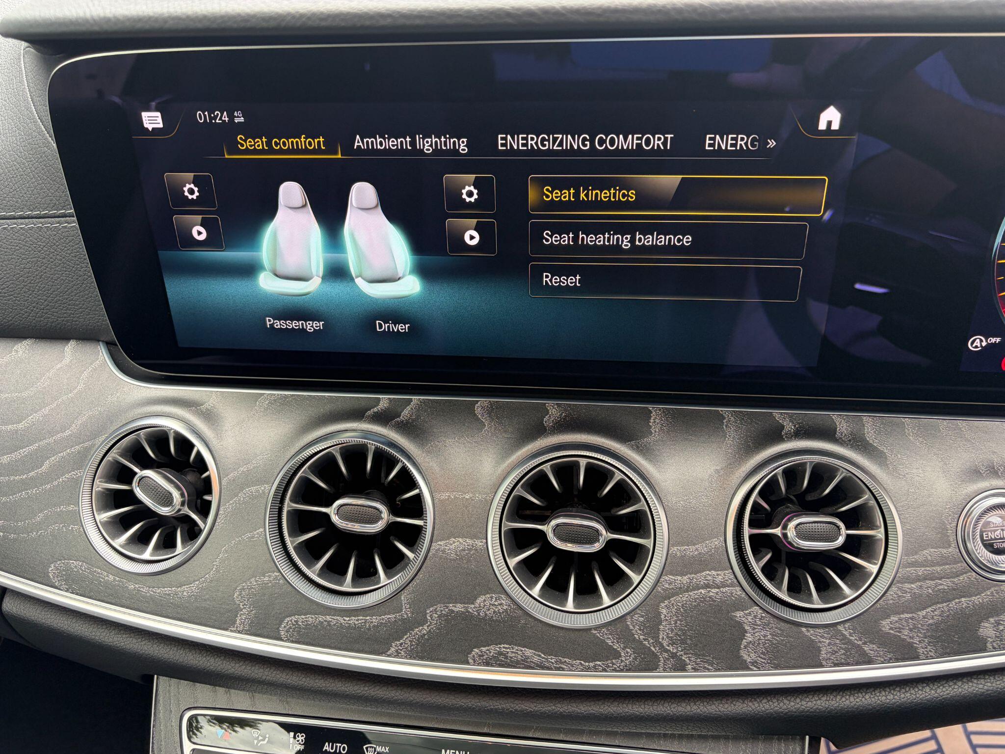 Mercedes-Benz E-Class view 29