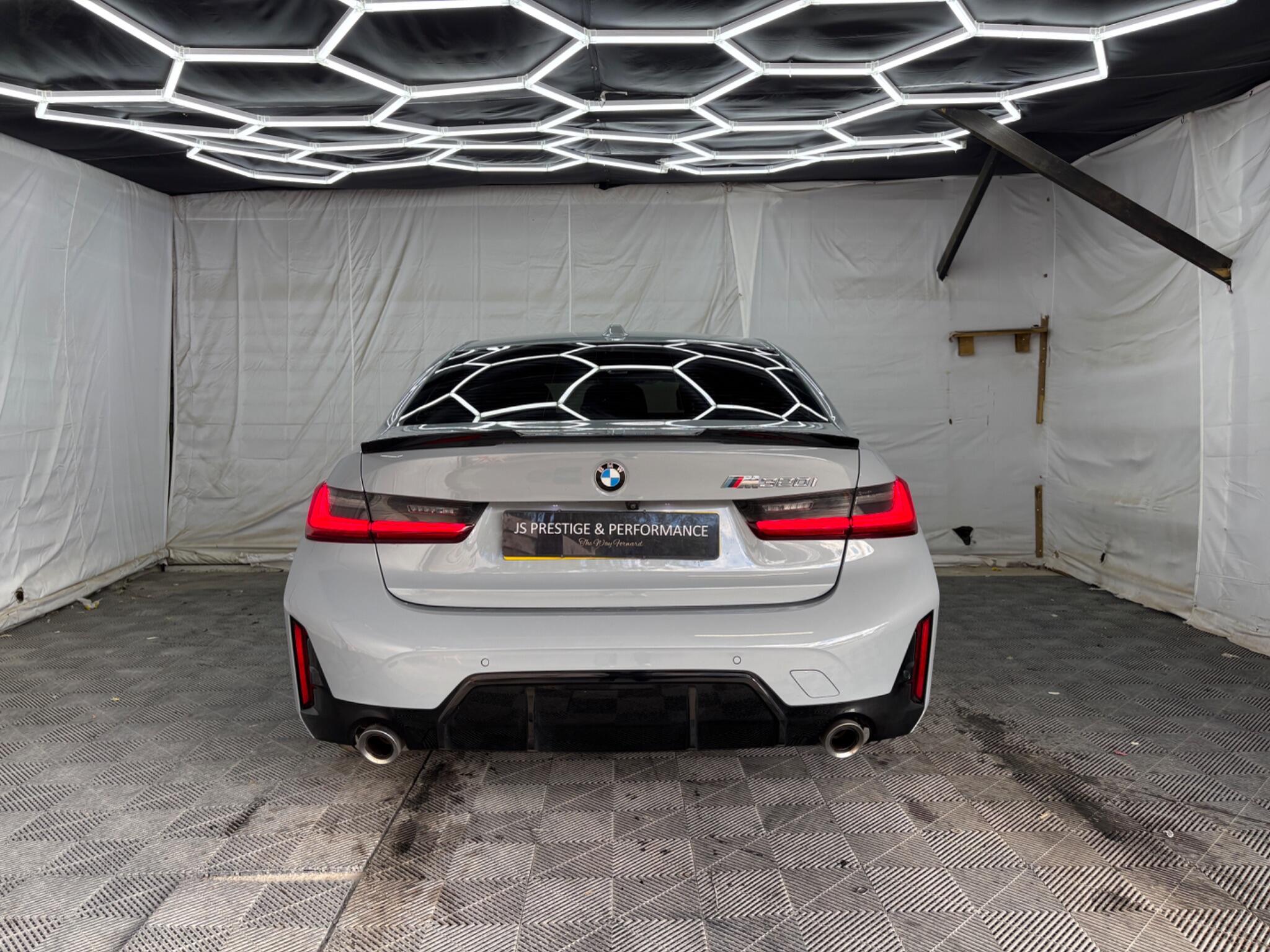 BMW 3 Series view 6