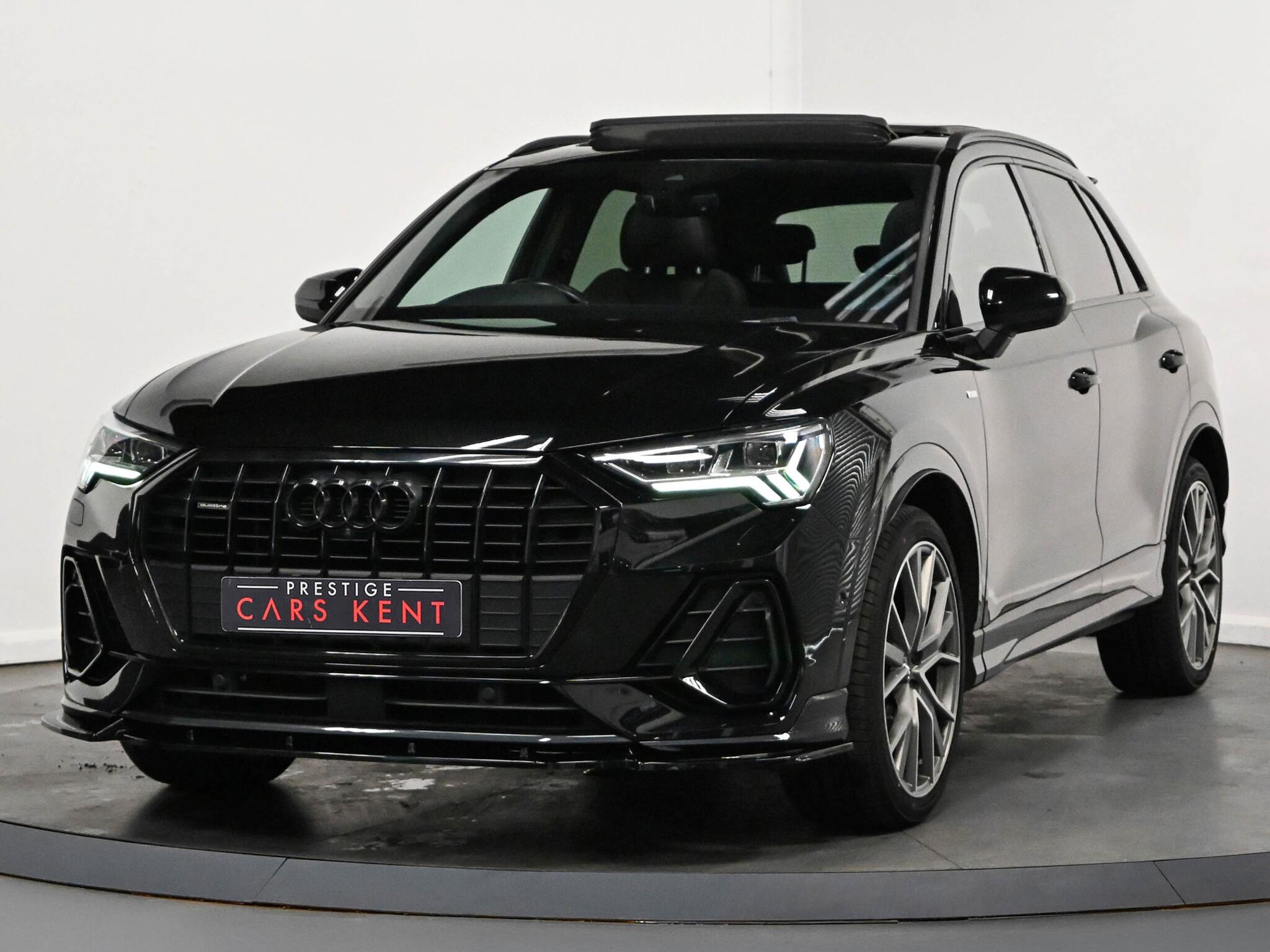 Audi Q3 view 6