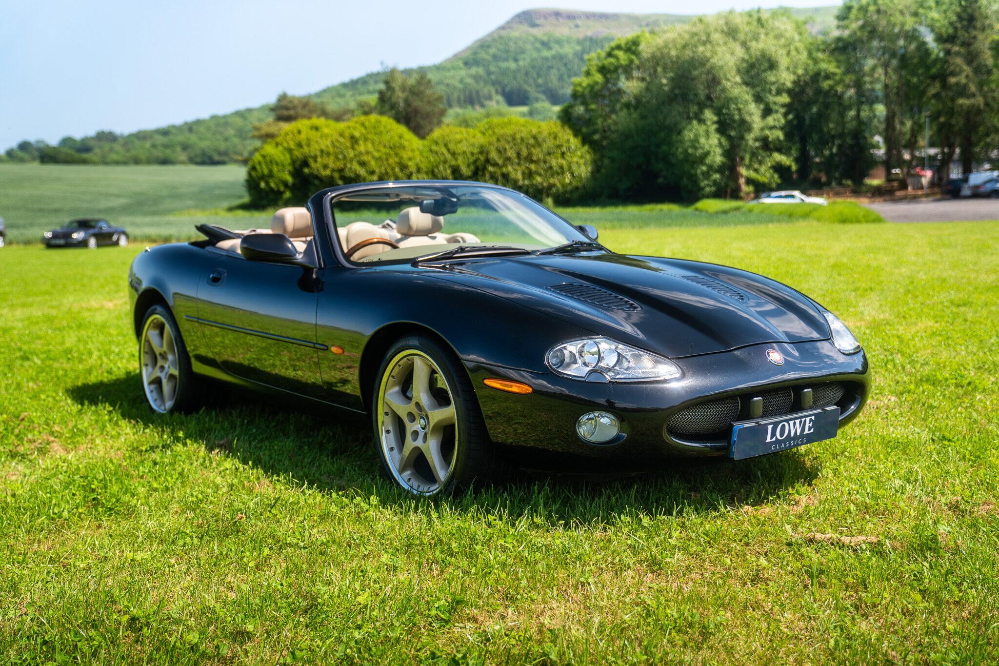 Jaguar XKR main image