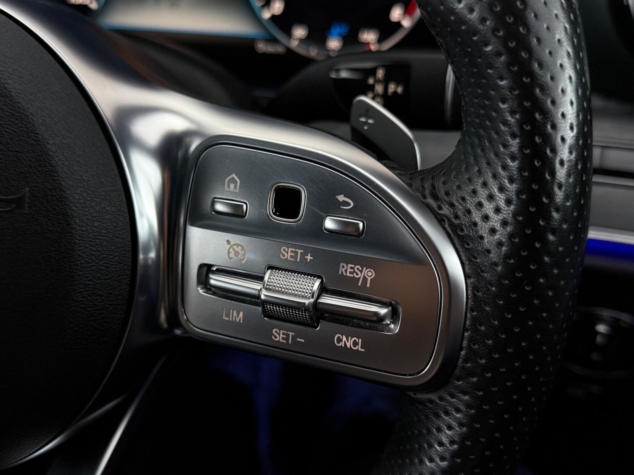 Mercedes-Benz CLS view 12