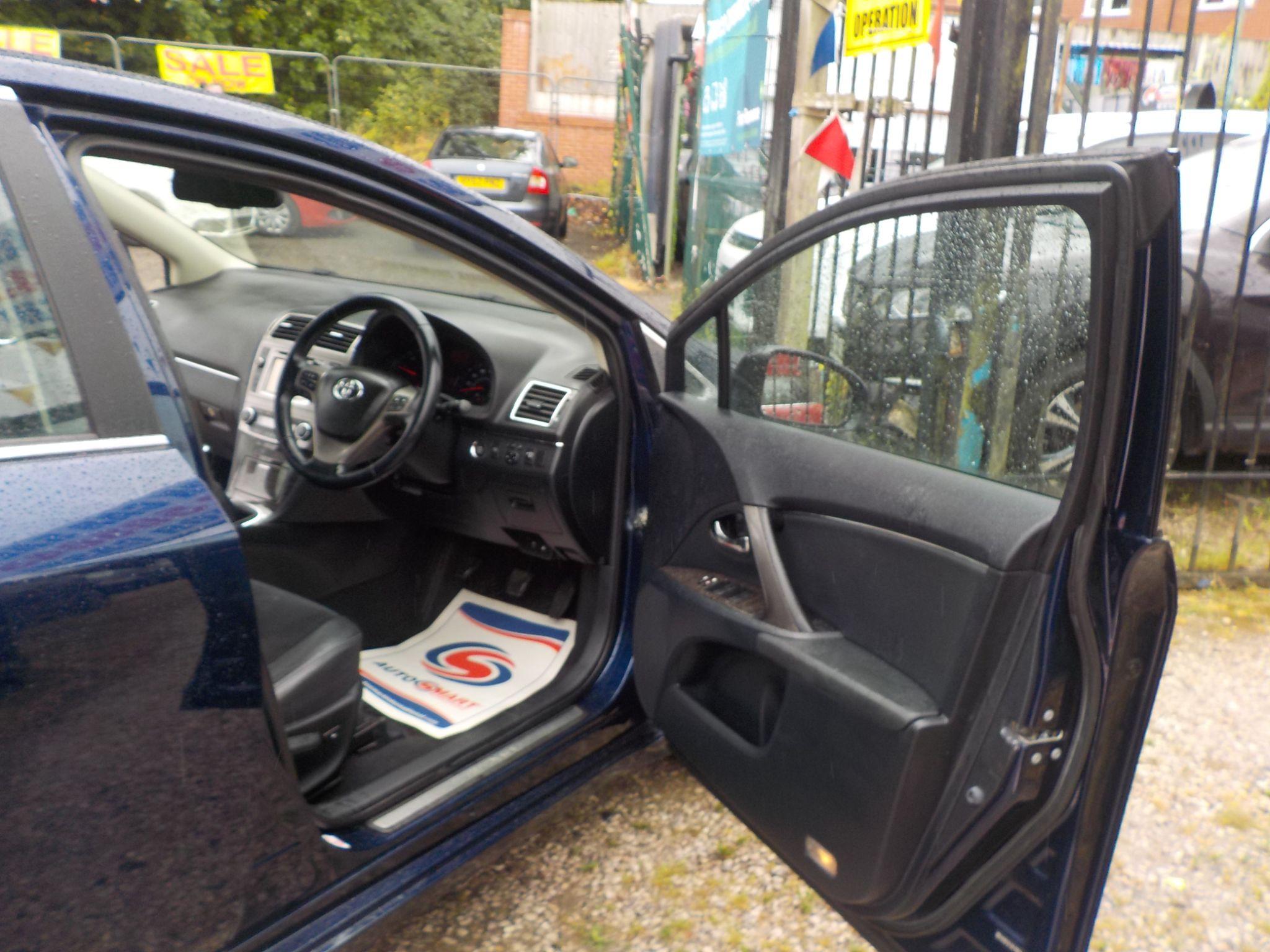 Toyota Avensis 2.0 D-4D Icon Plus Euro 5 4dr