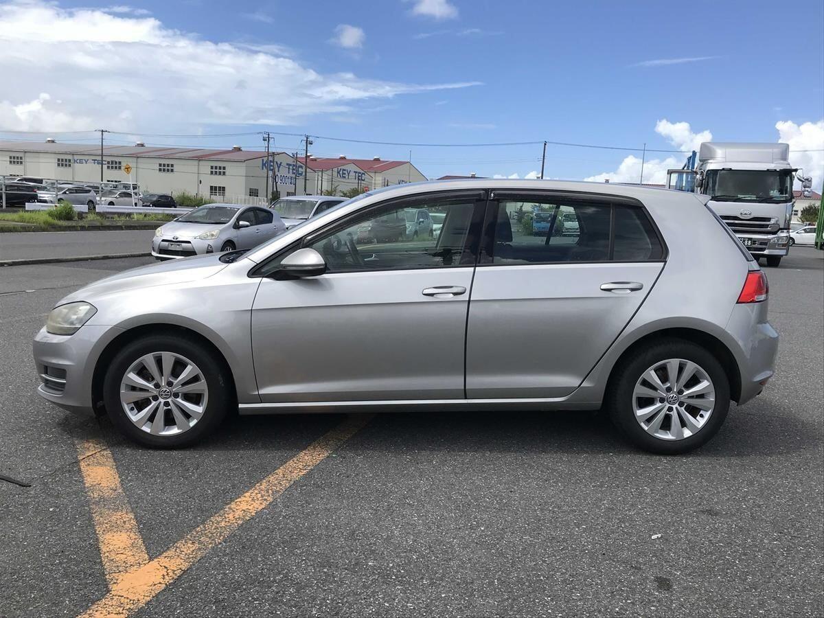 Volkswagen Golf view 5