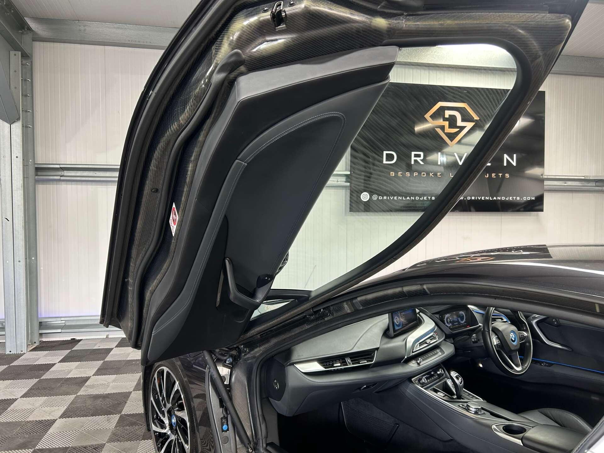 BMW I8 view 43