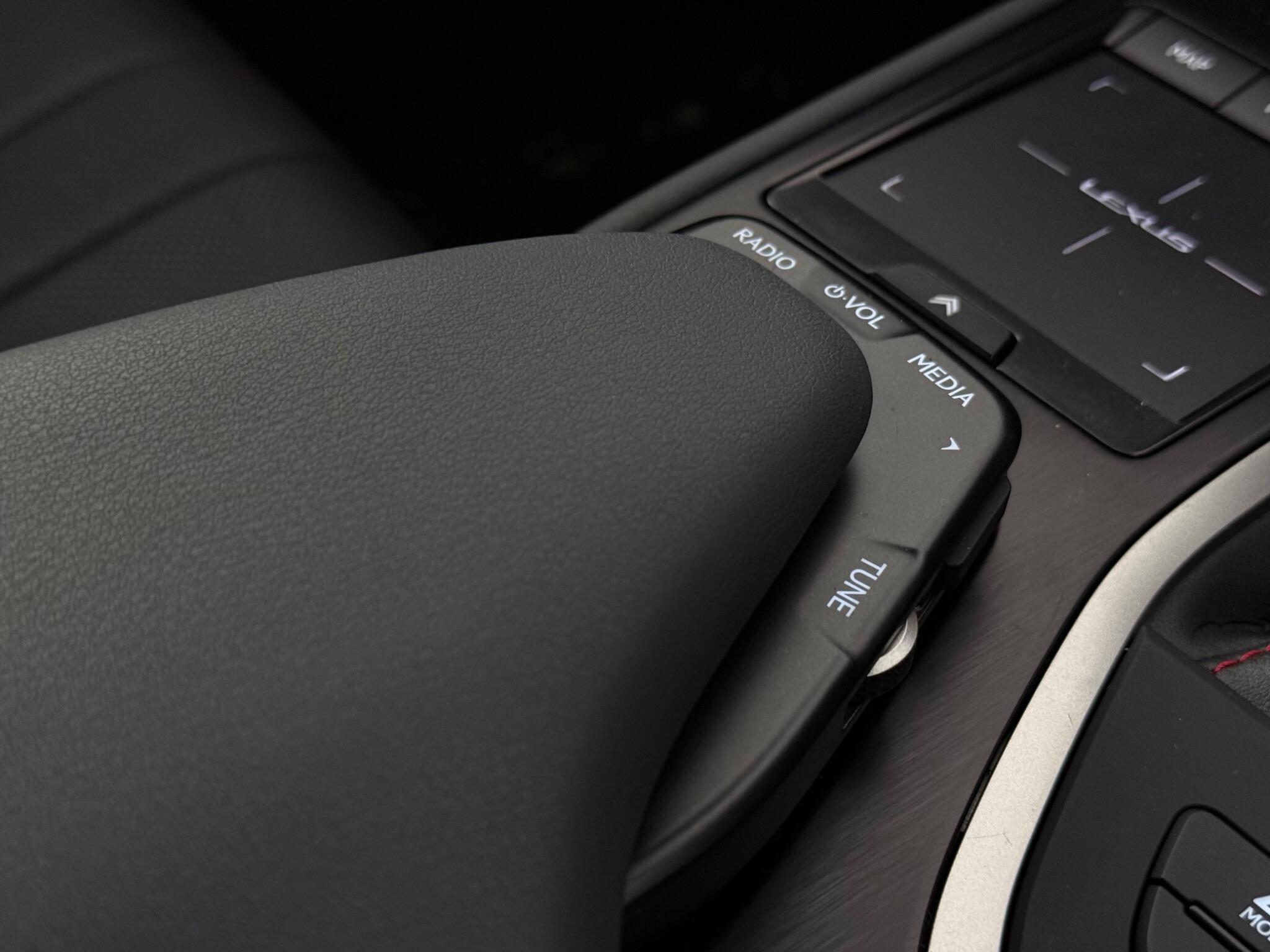 Lexus Ux view 30