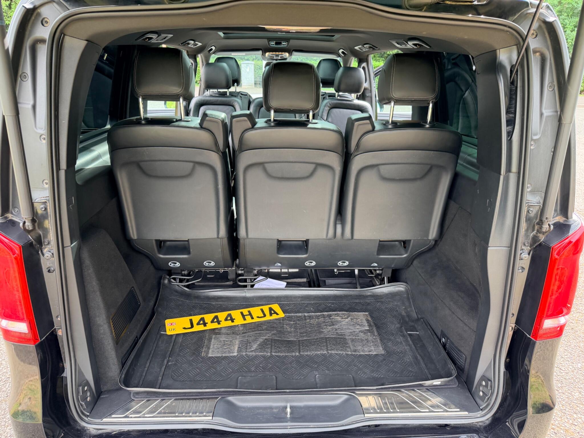 Mercedes-Benz V-Class view 41