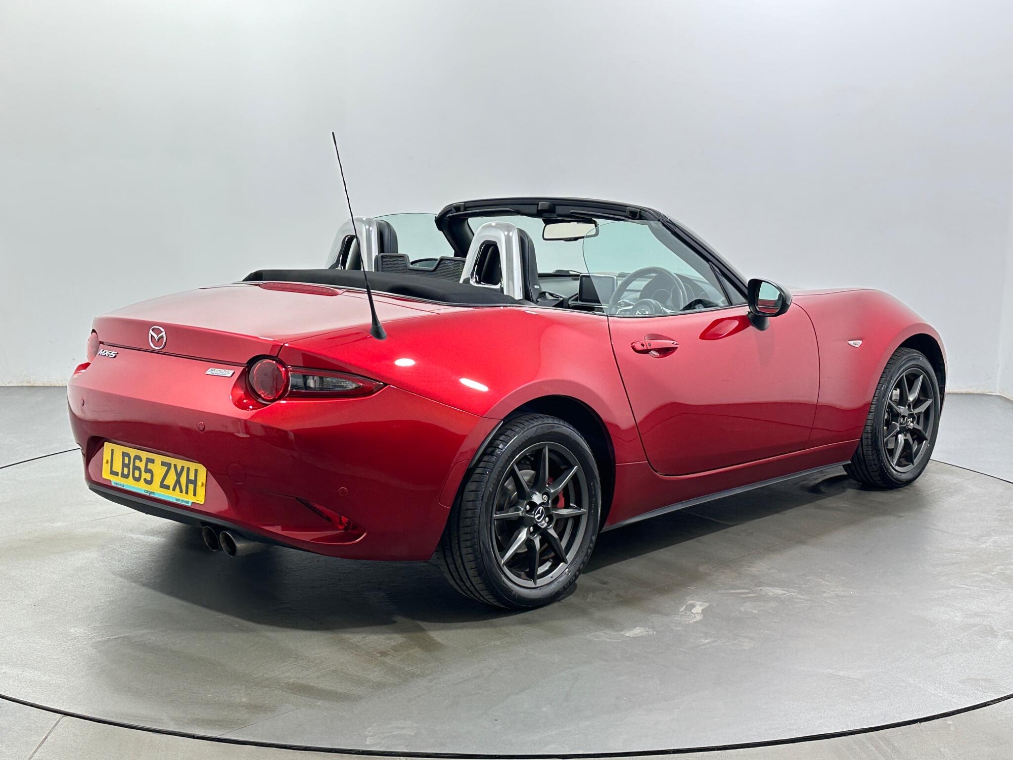 Mazda MX-5 view 8