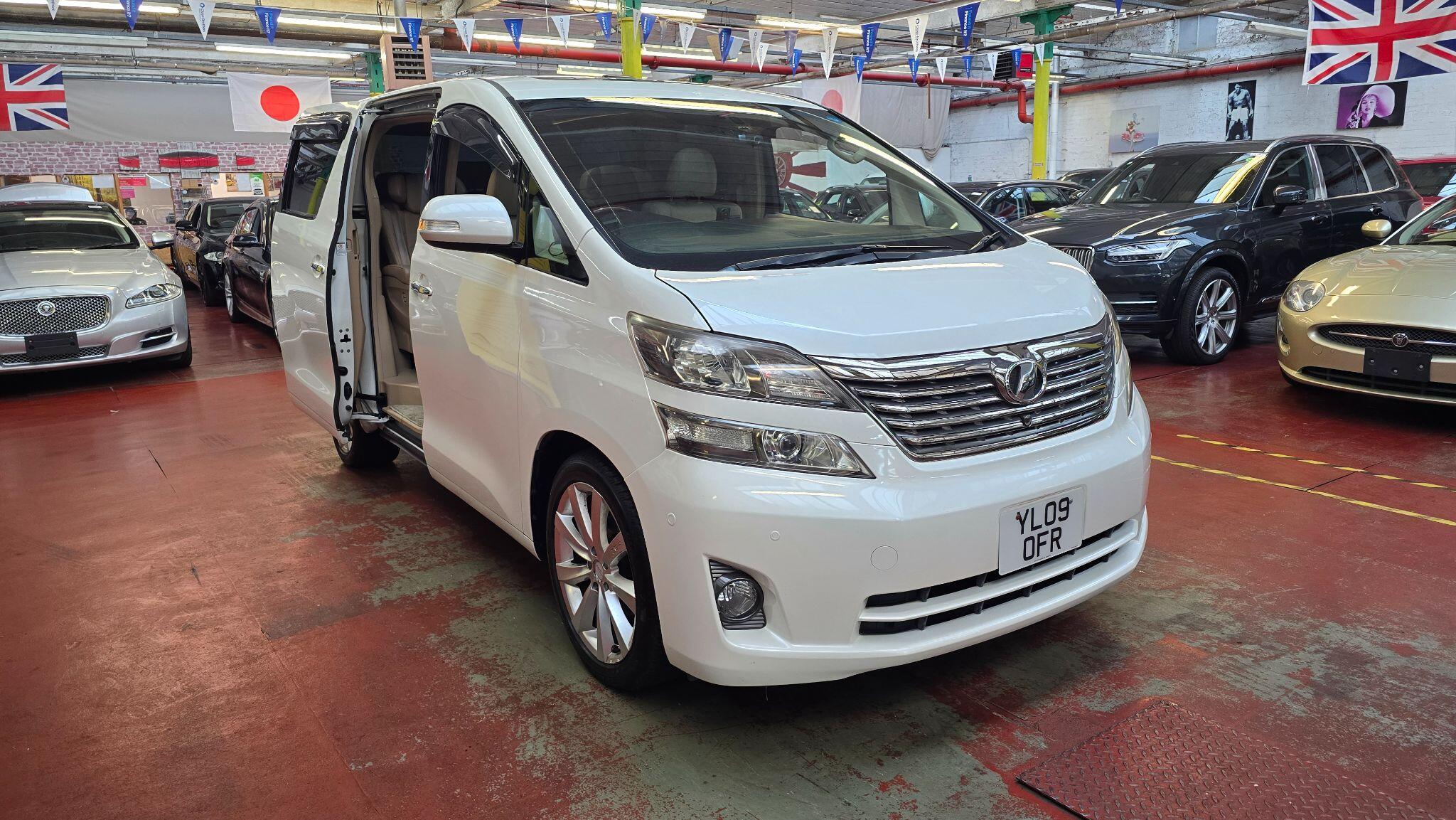 Toyota Vellfire view 25