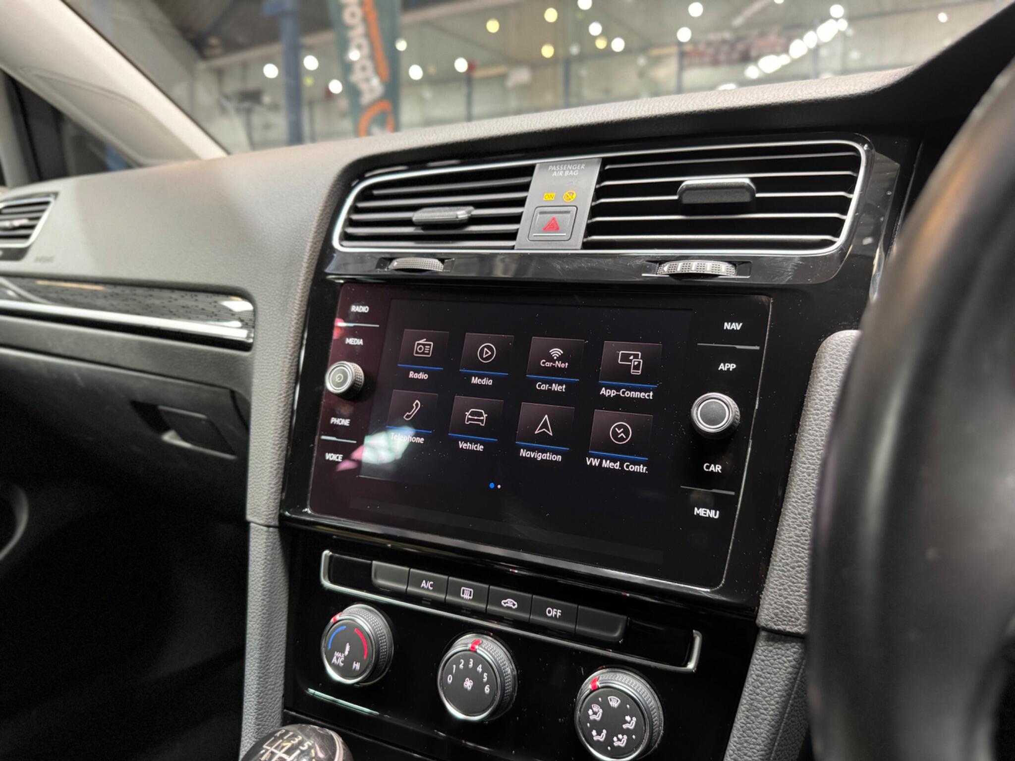 Volkswagen Golf view 13
