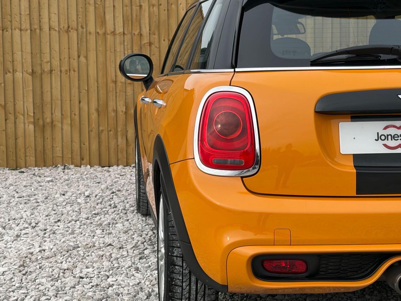 Mini Hatch view 12