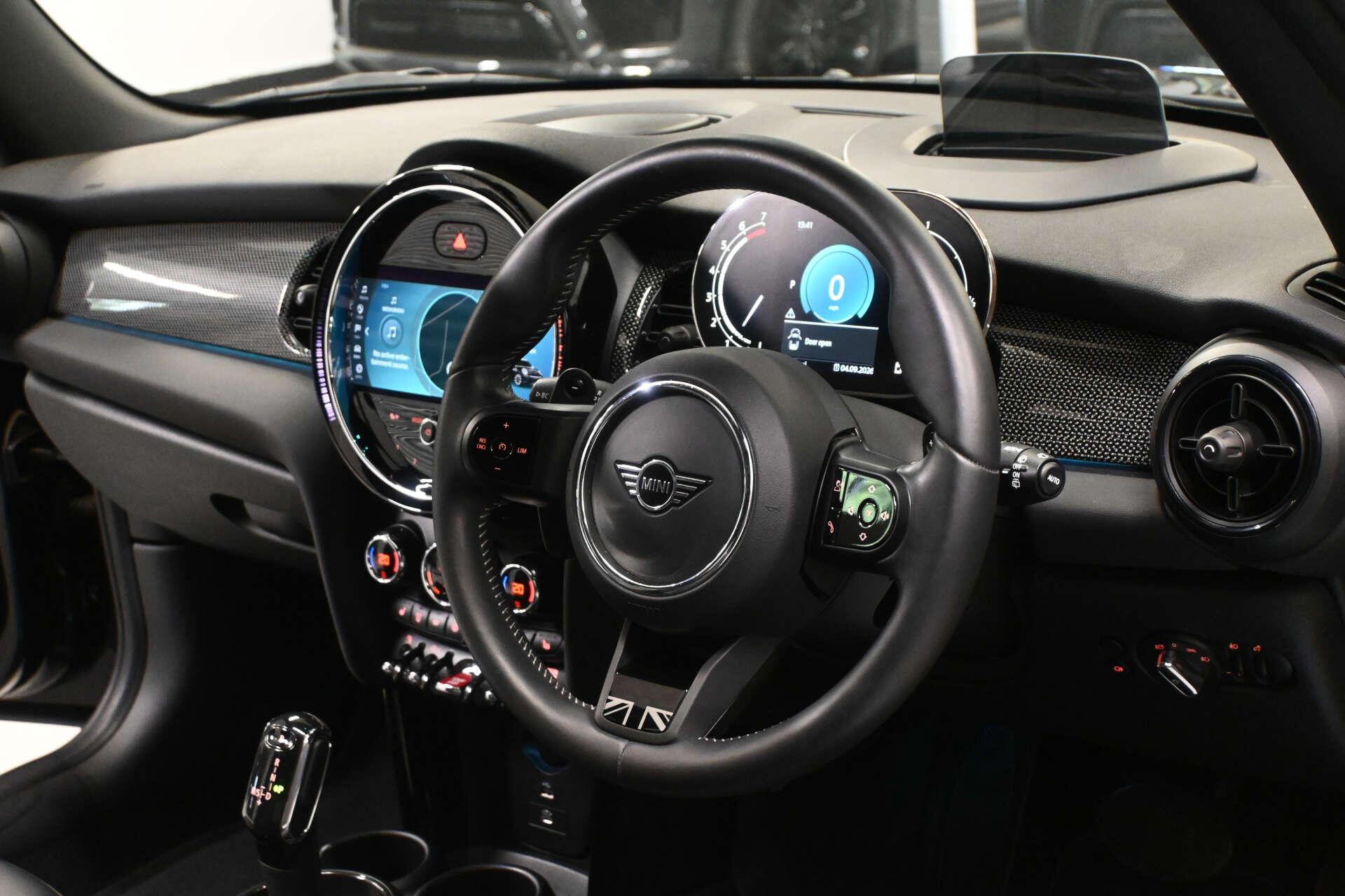 Mini Hatch view 72