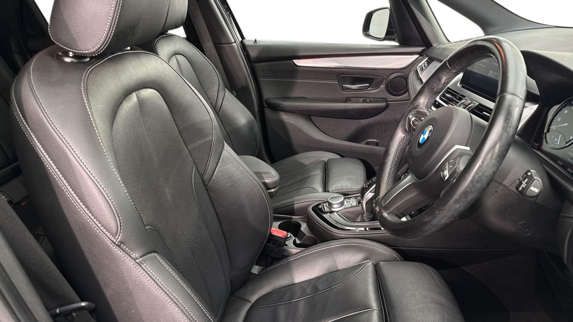 BMW 2 Series view 11
