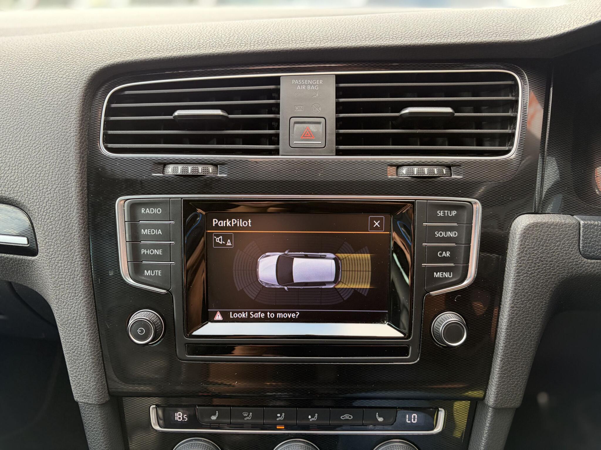 Volkswagen Golf view 21
