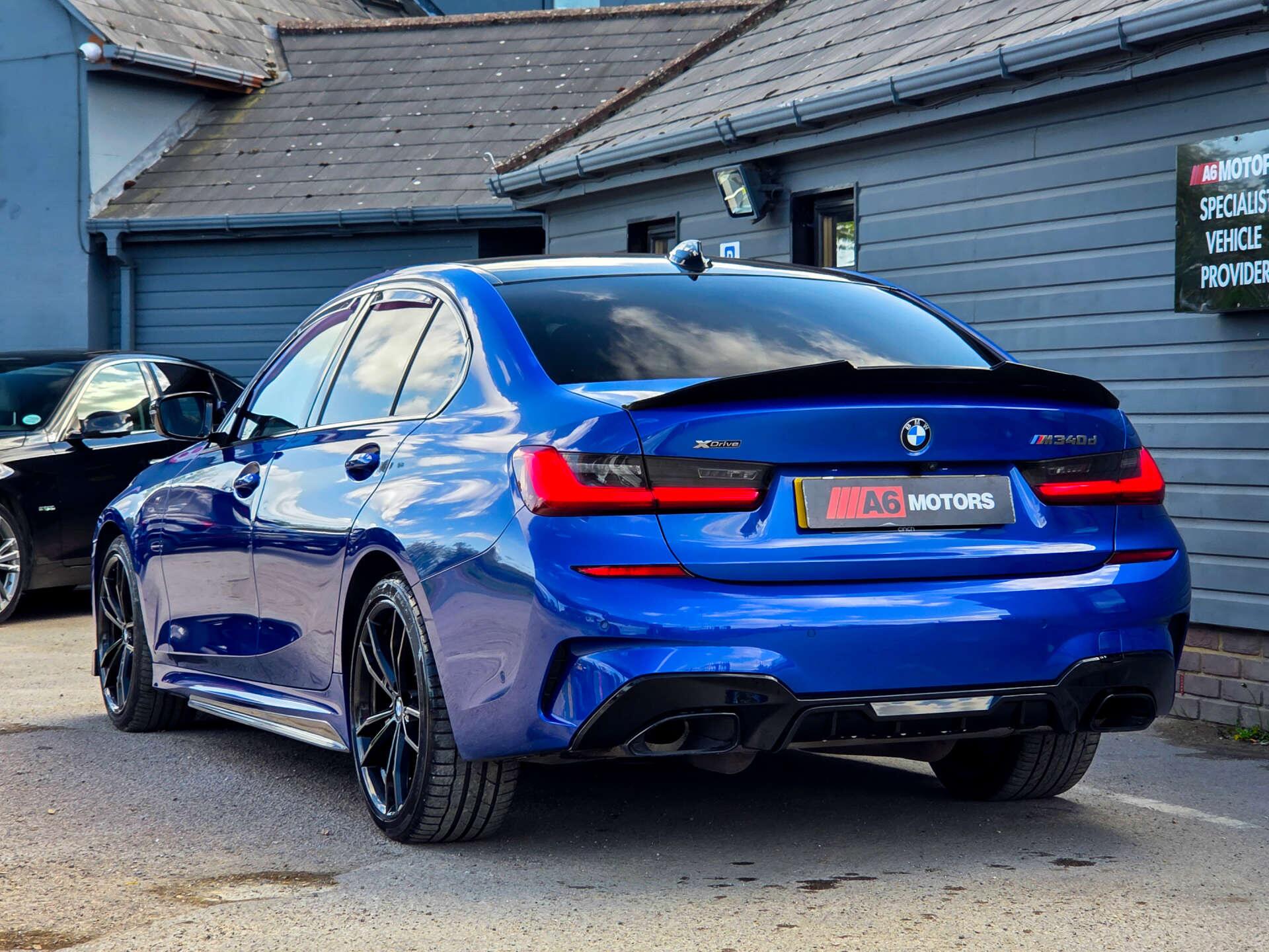 BMW 3 Series view 10