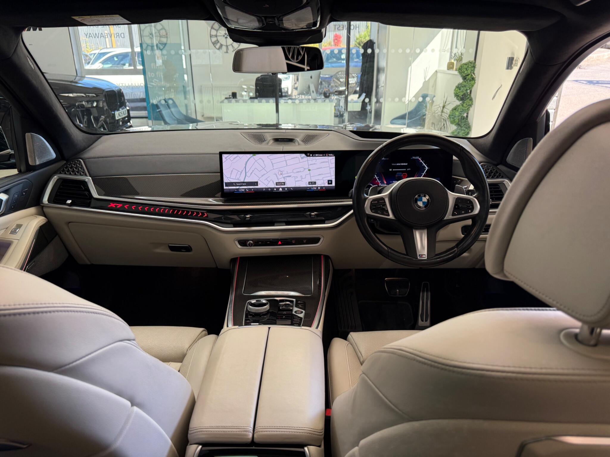 BMW X7 view 23