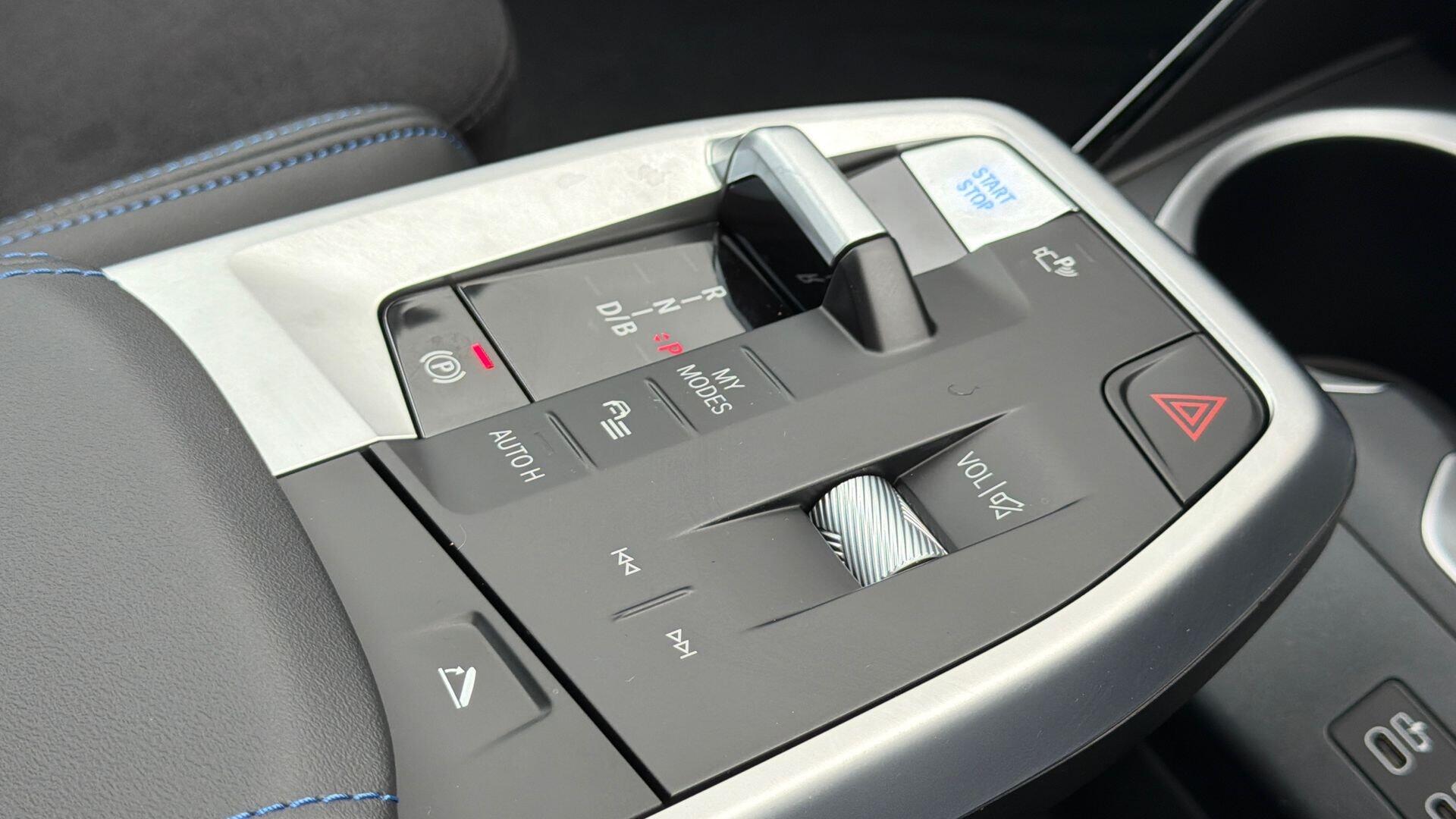 BMW Ix1 view 10