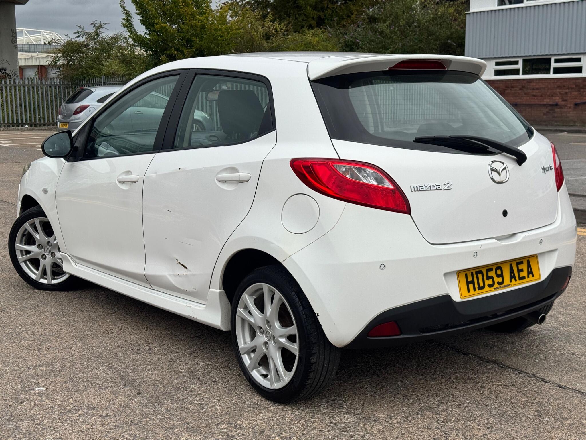 Mazda Mazda2 view 4