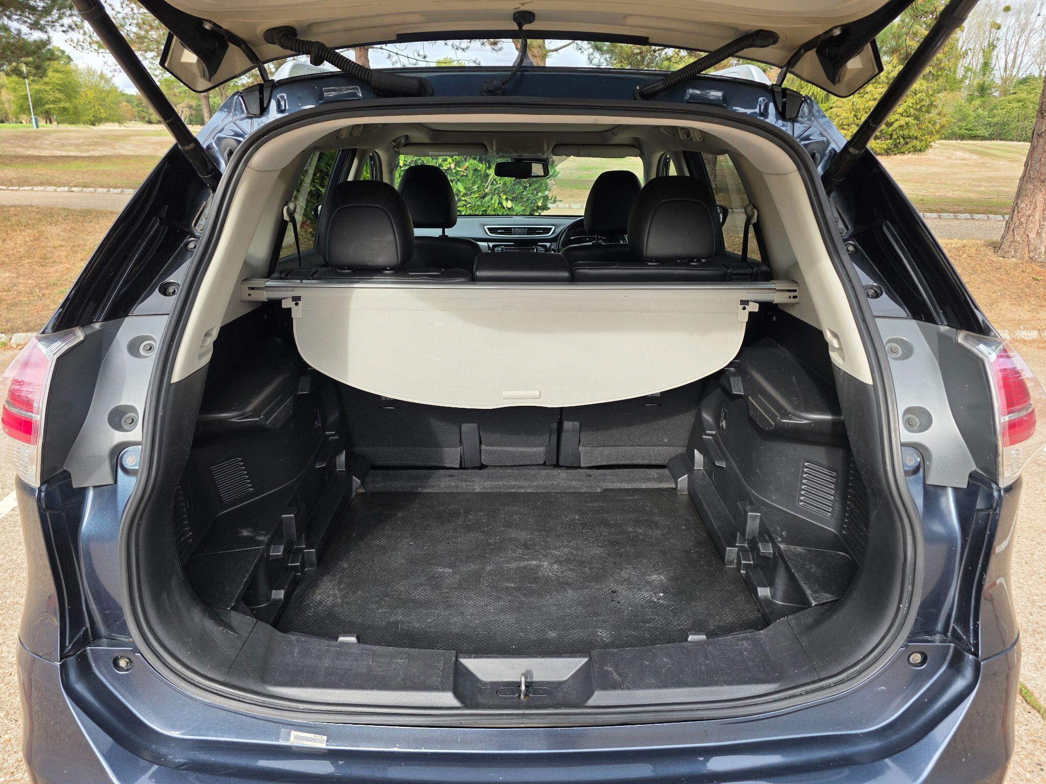 Nissan X-Trail view 12