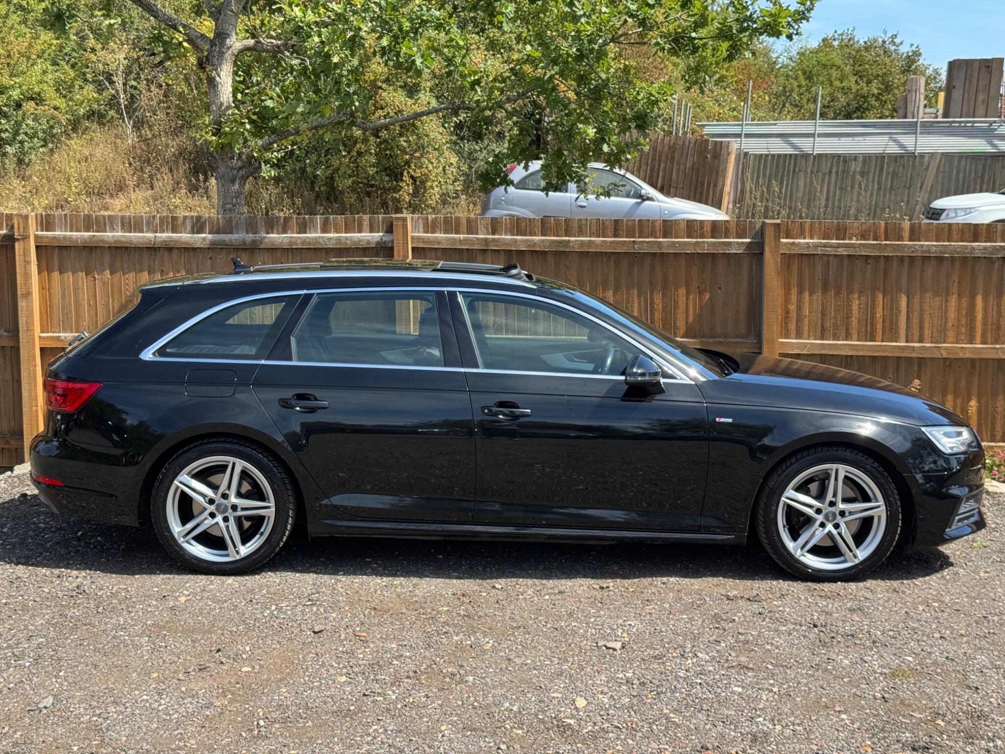 Audi A4 view 9