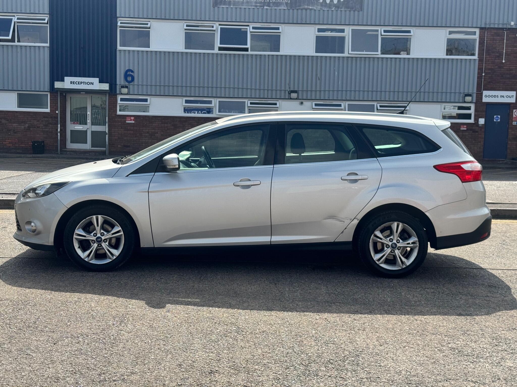 Ford Focus view 41