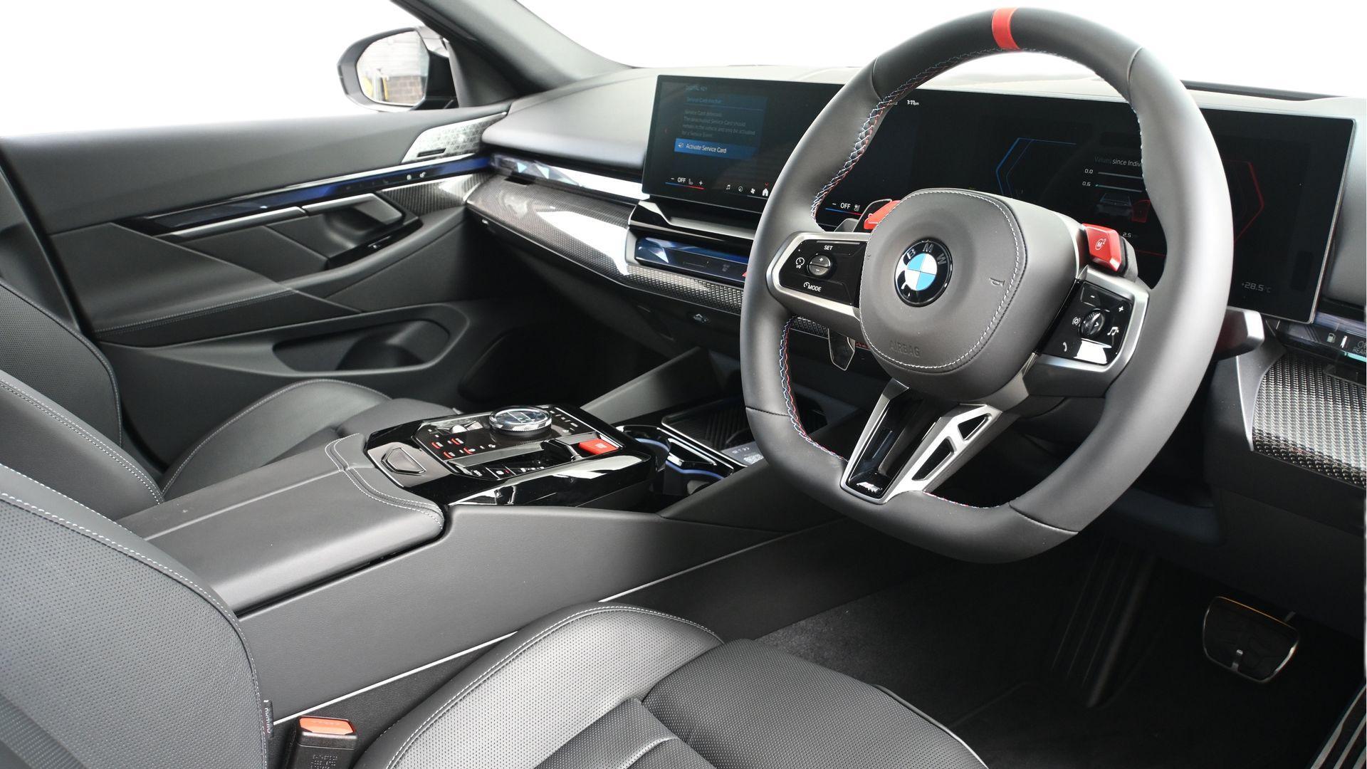 BMW M5 view 6