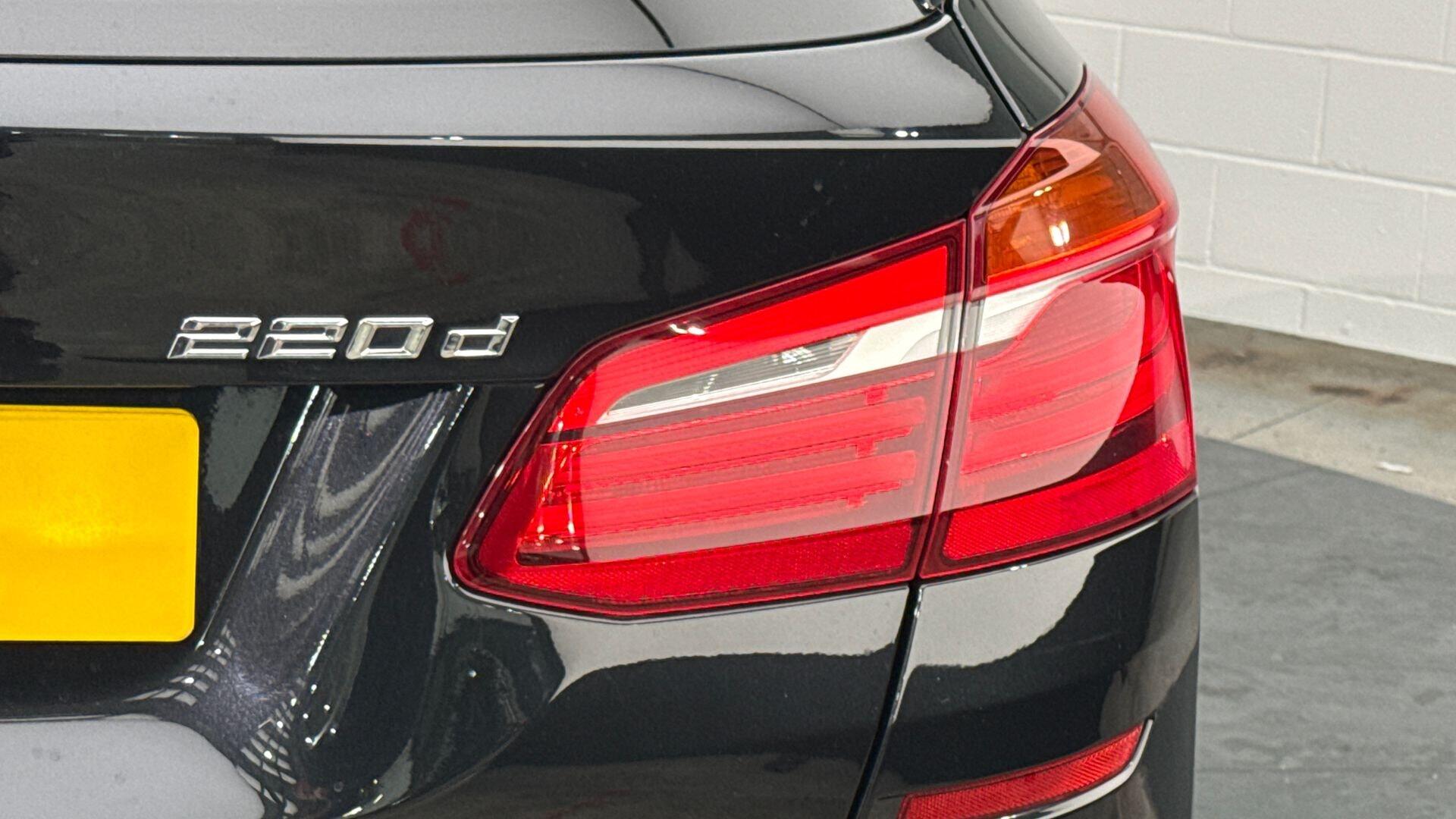 BMW 2 Series view 22