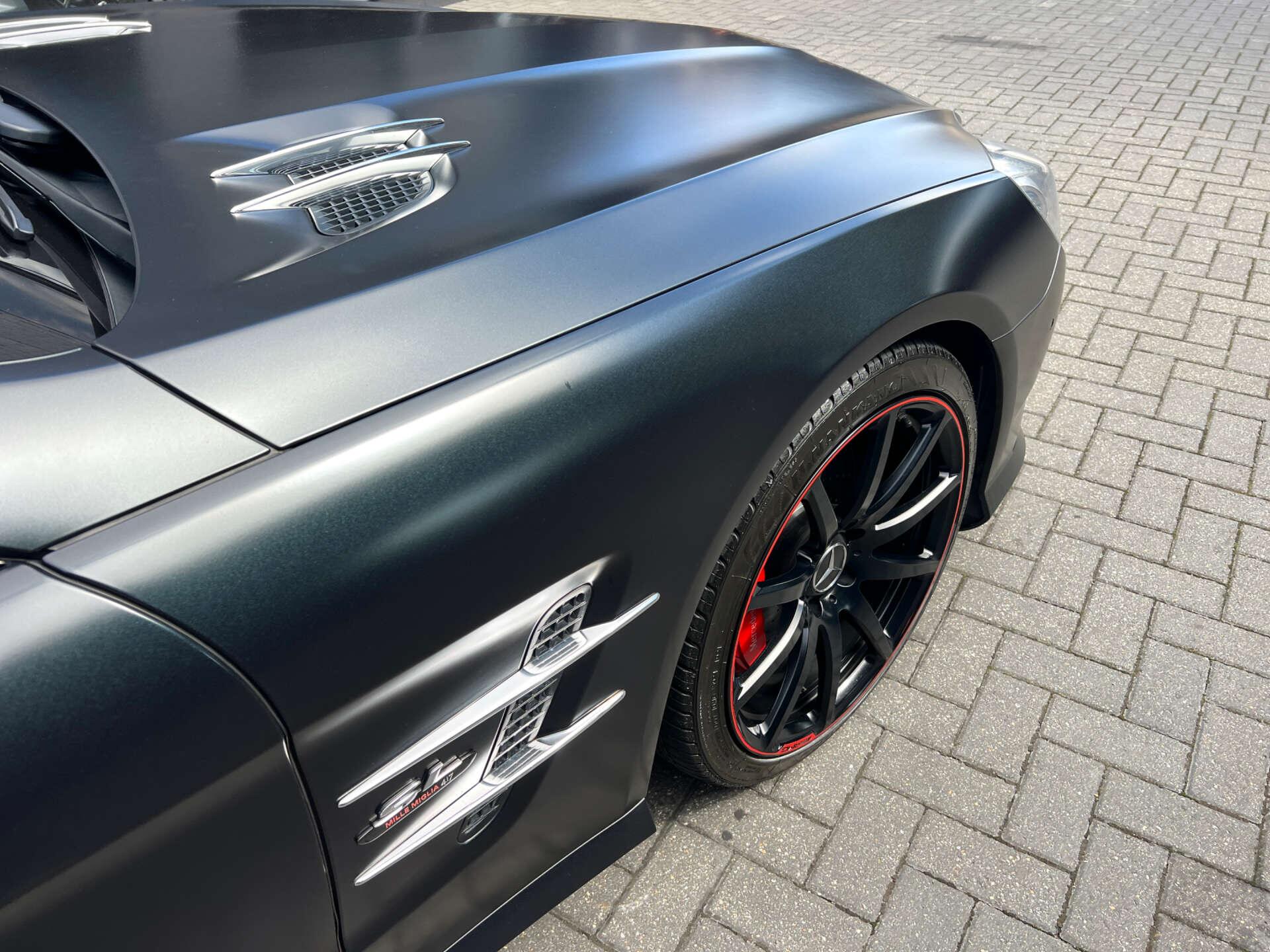 Mercedes-Benz SL view 4
