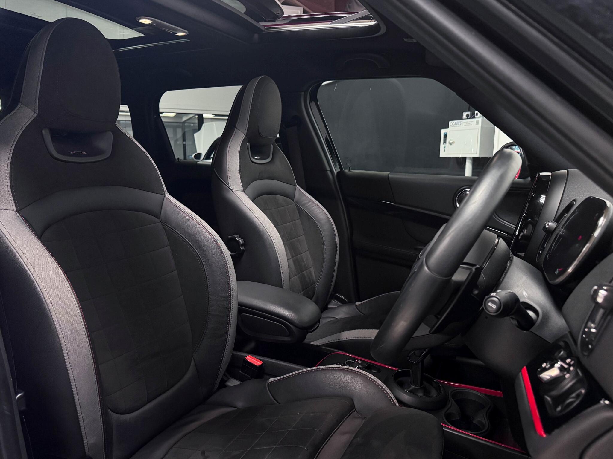 MINI Countryman view 9